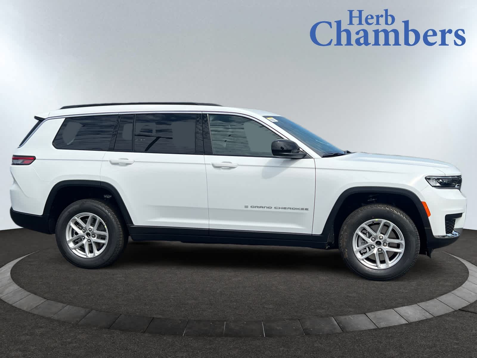 new 2025 Jeep Grand Cherokee car, priced at $42,280