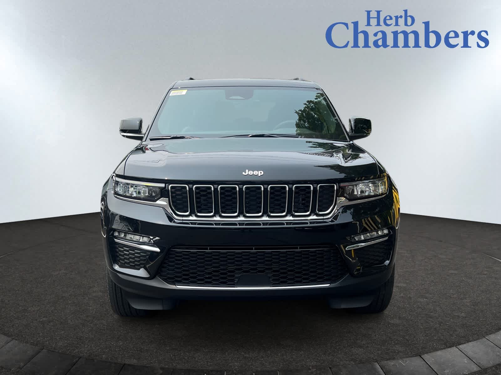 new 2025 Jeep Grand Cherokee car, priced at $46,905