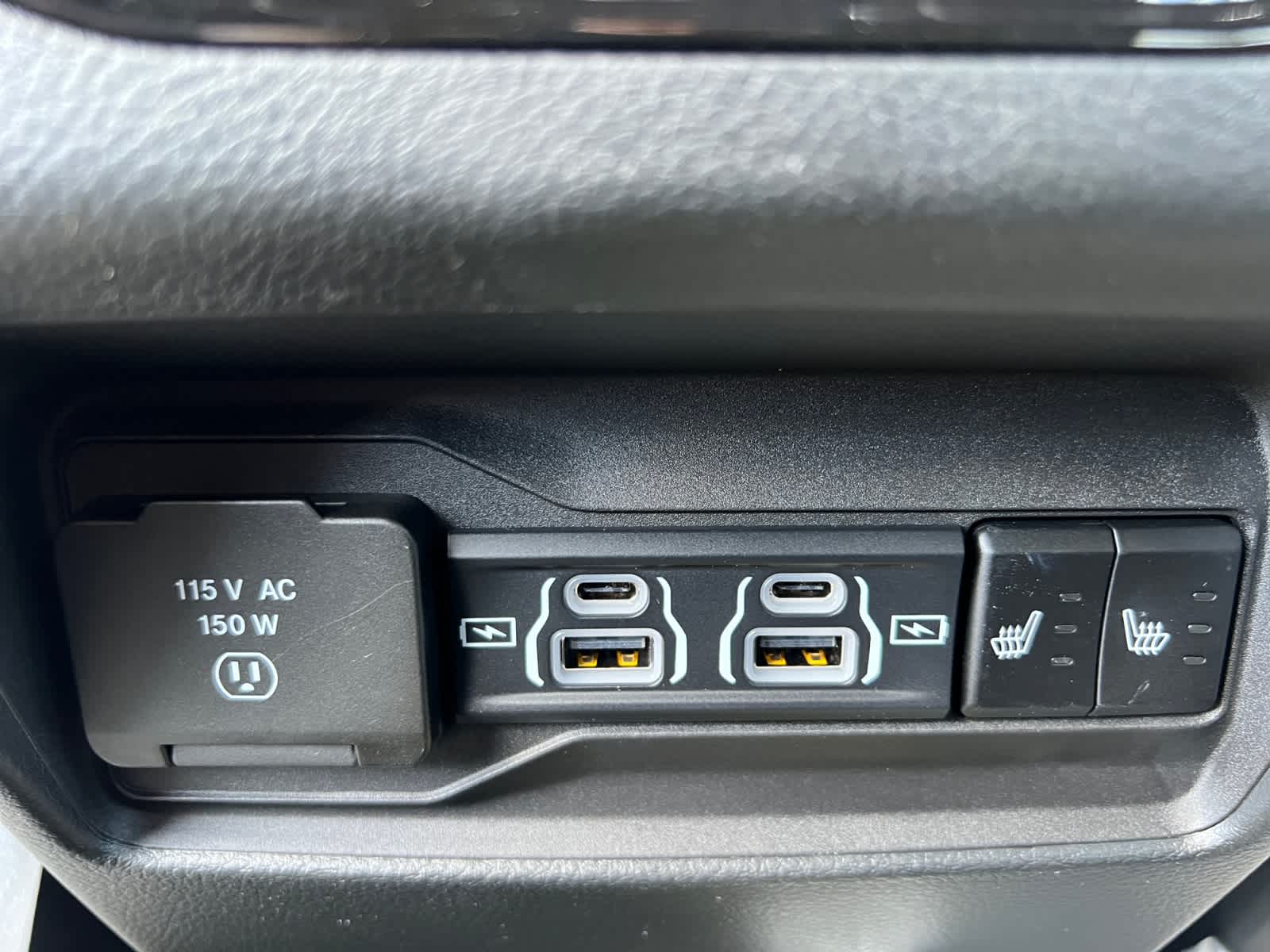new 2025 Jeep Grand Cherokee car, priced at $45,910