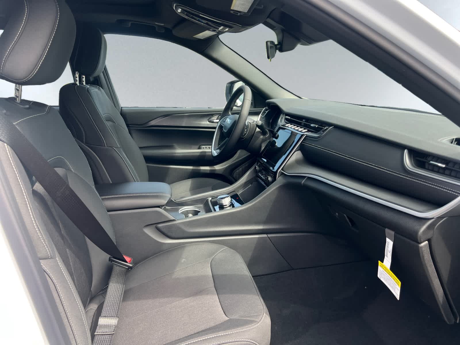 new 2025 Jeep Grand Cherokee car, priced at $42,280