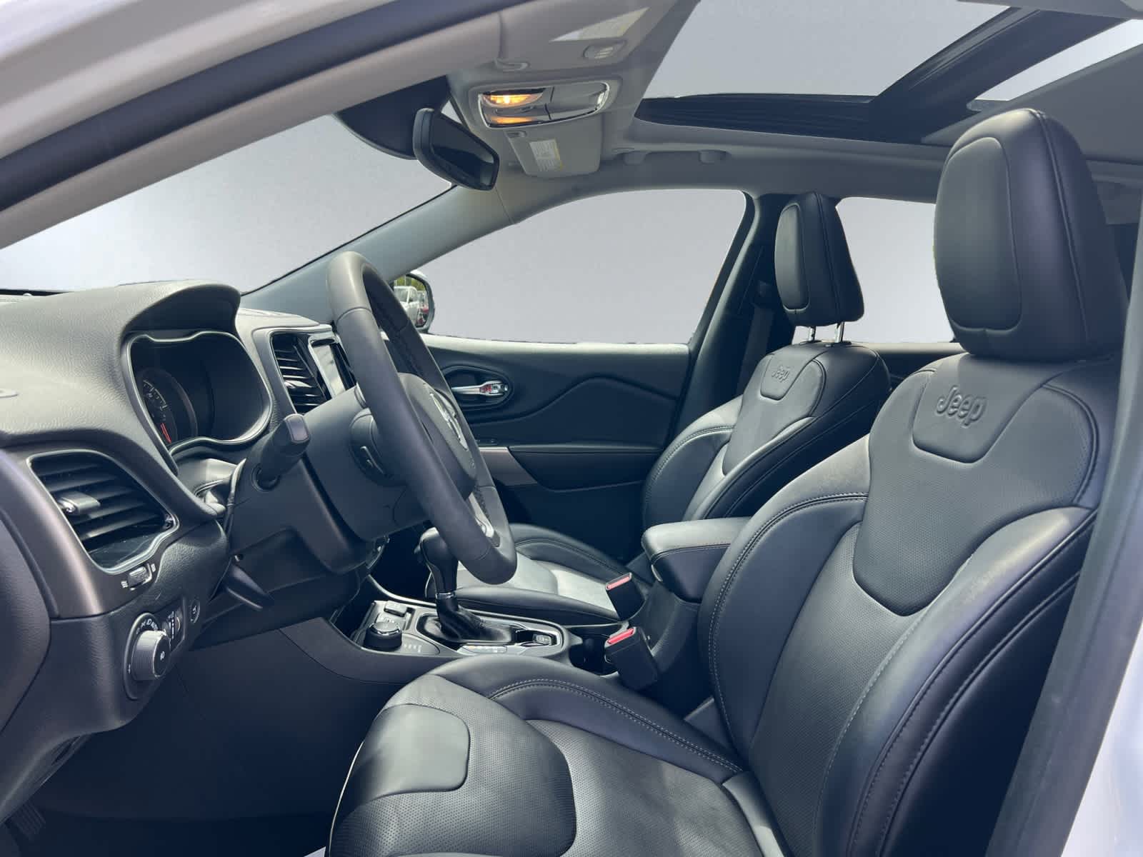 used 2022 Jeep Cherokee car, priced at $30,897
