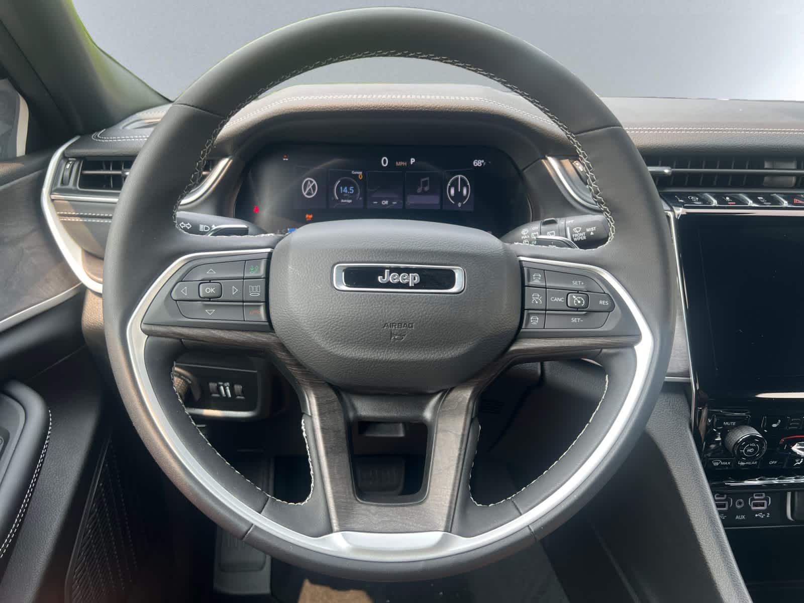 new 2025 Jeep Grand Cherokee car, priced at $46,905