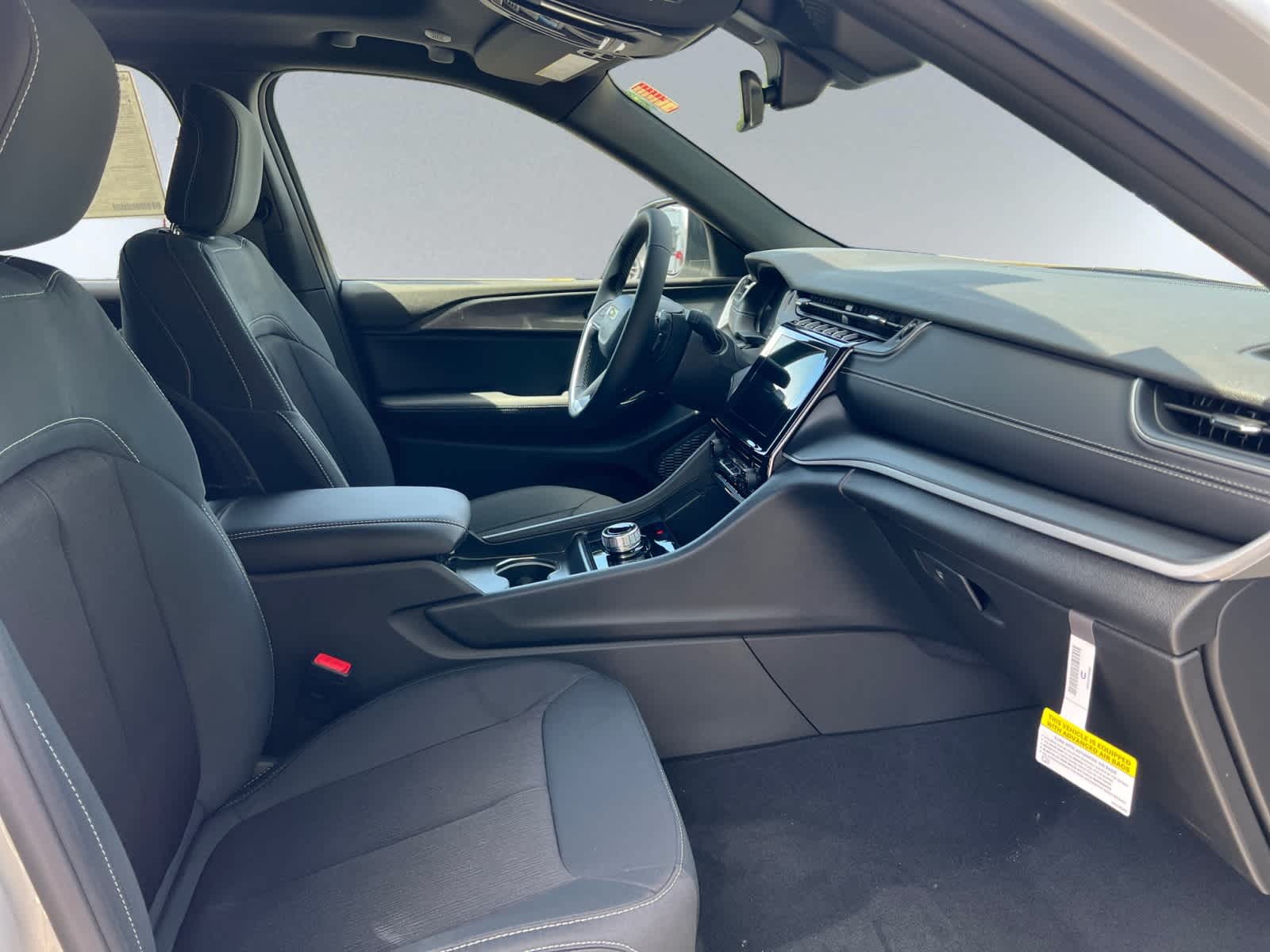 new 2025 Jeep Grand Cherokee car, priced at $41,370