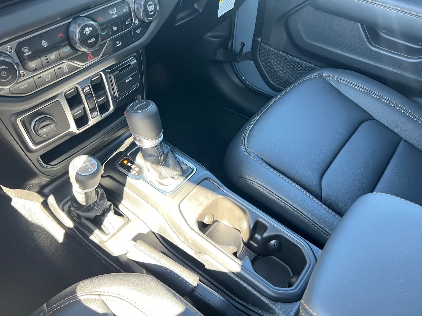 new 2025 Jeep Gladiator car, priced at $46,750