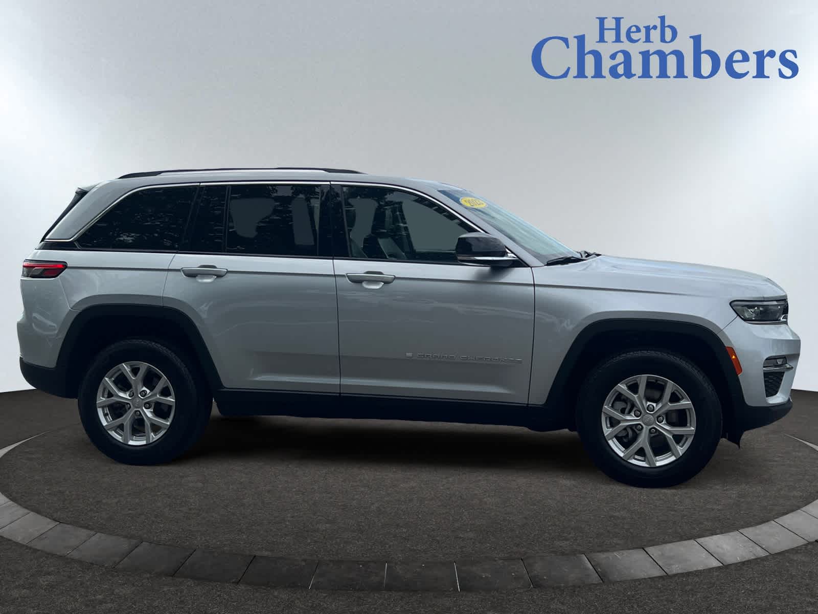 used 2023 Jeep Grand Cherokee car, priced at $37,097