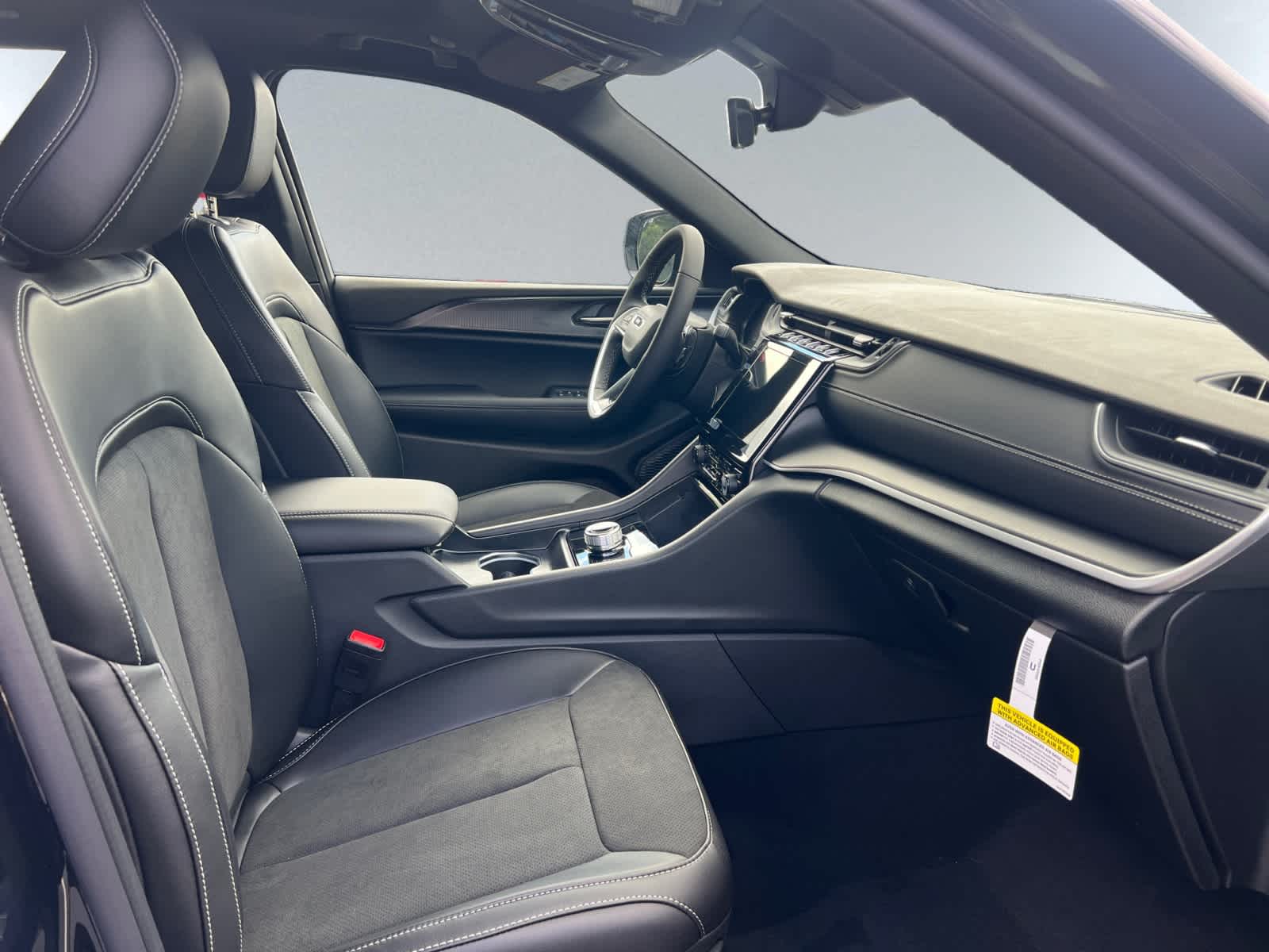 new 2025 Jeep Grand Cherokee car, priced at $44,275