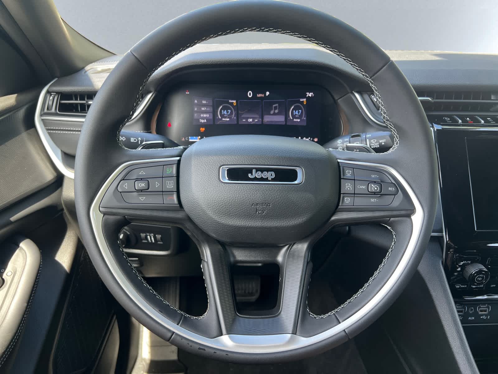 new 2025 Jeep Grand Cherokee car, priced at $41,370