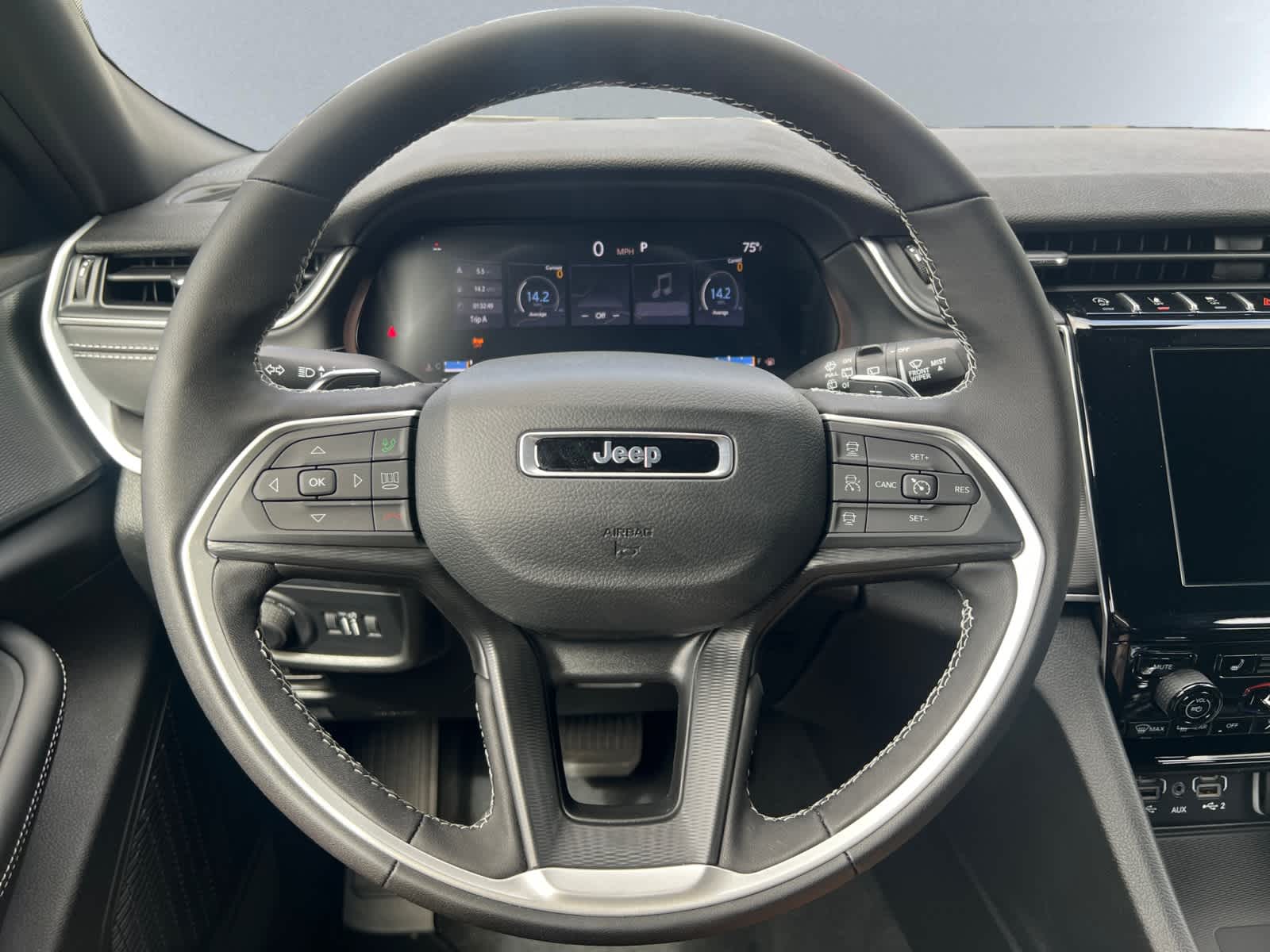 new 2025 Jeep Grand Cherokee car, priced at $44,275