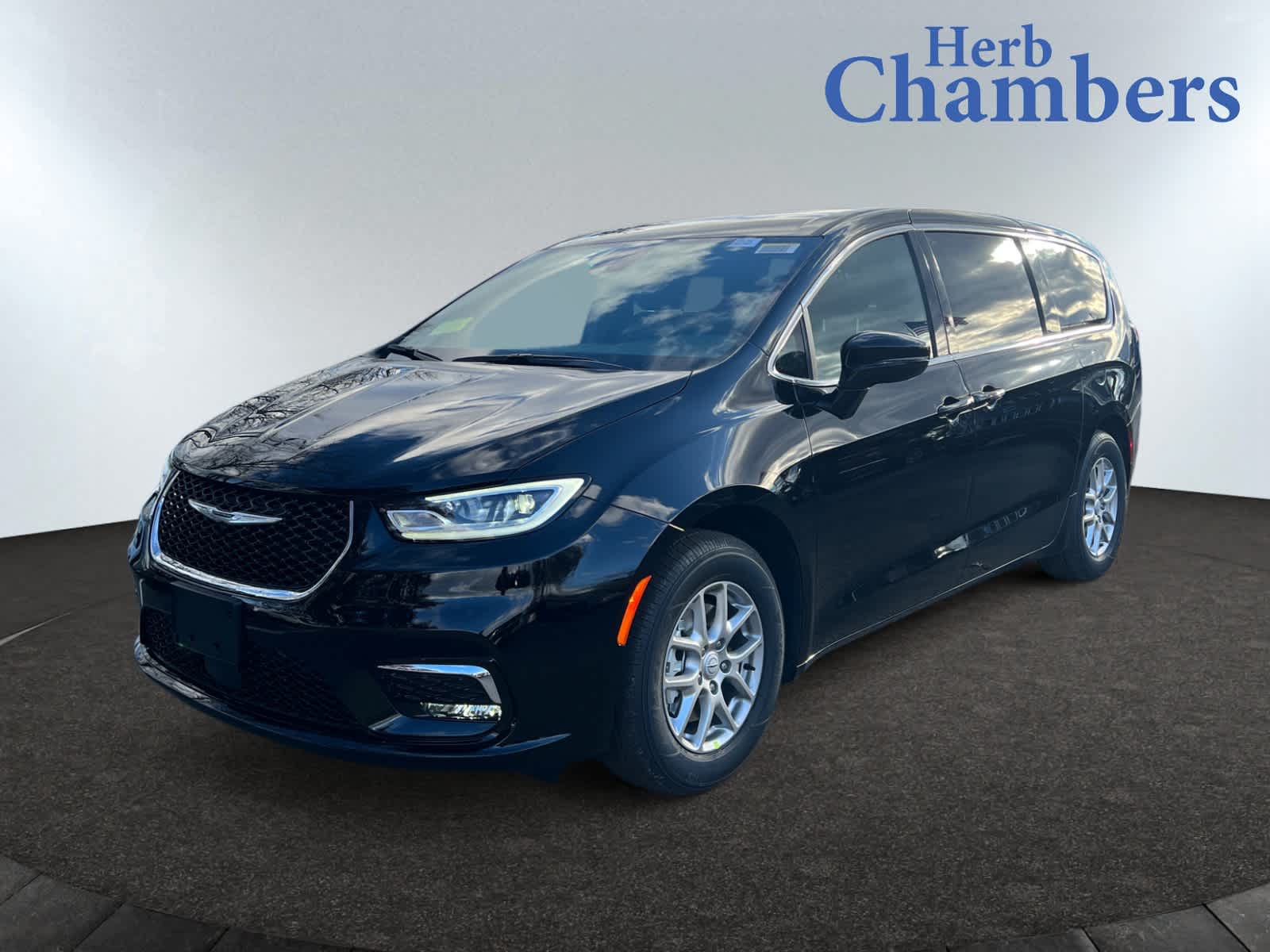 new 2026 Chrysler Pacifica car, priced at $46,335