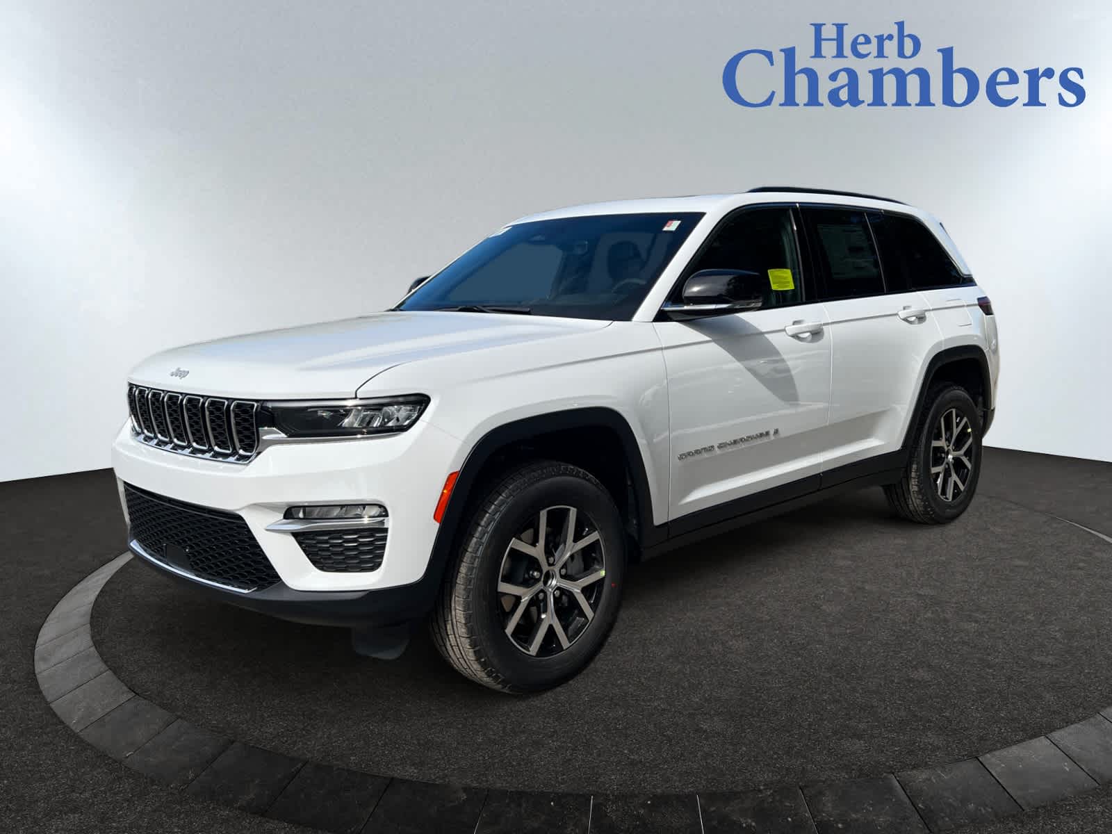 new 2025 Jeep Grand Cherokee car, priced at $46,310