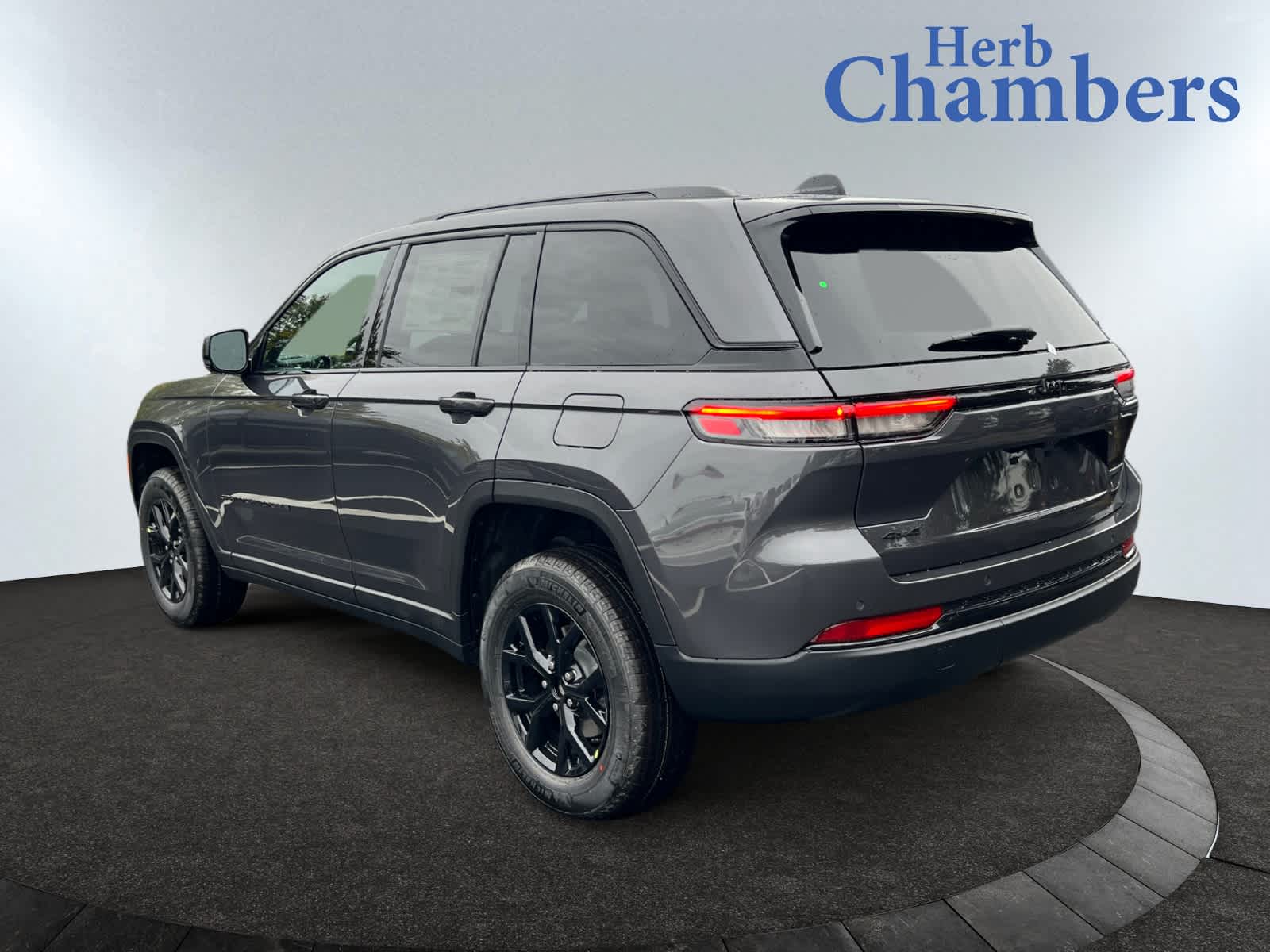 new 2025 Jeep Grand Cherokee car, priced at $42,630