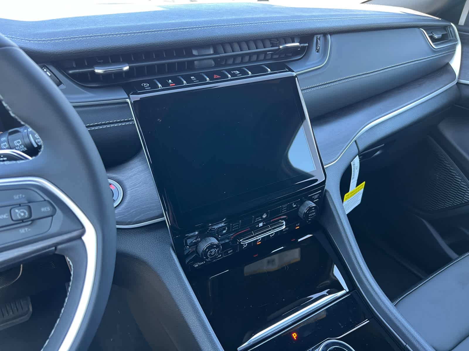 new 2025 Jeep Grand Cherokee car, priced at $47,010