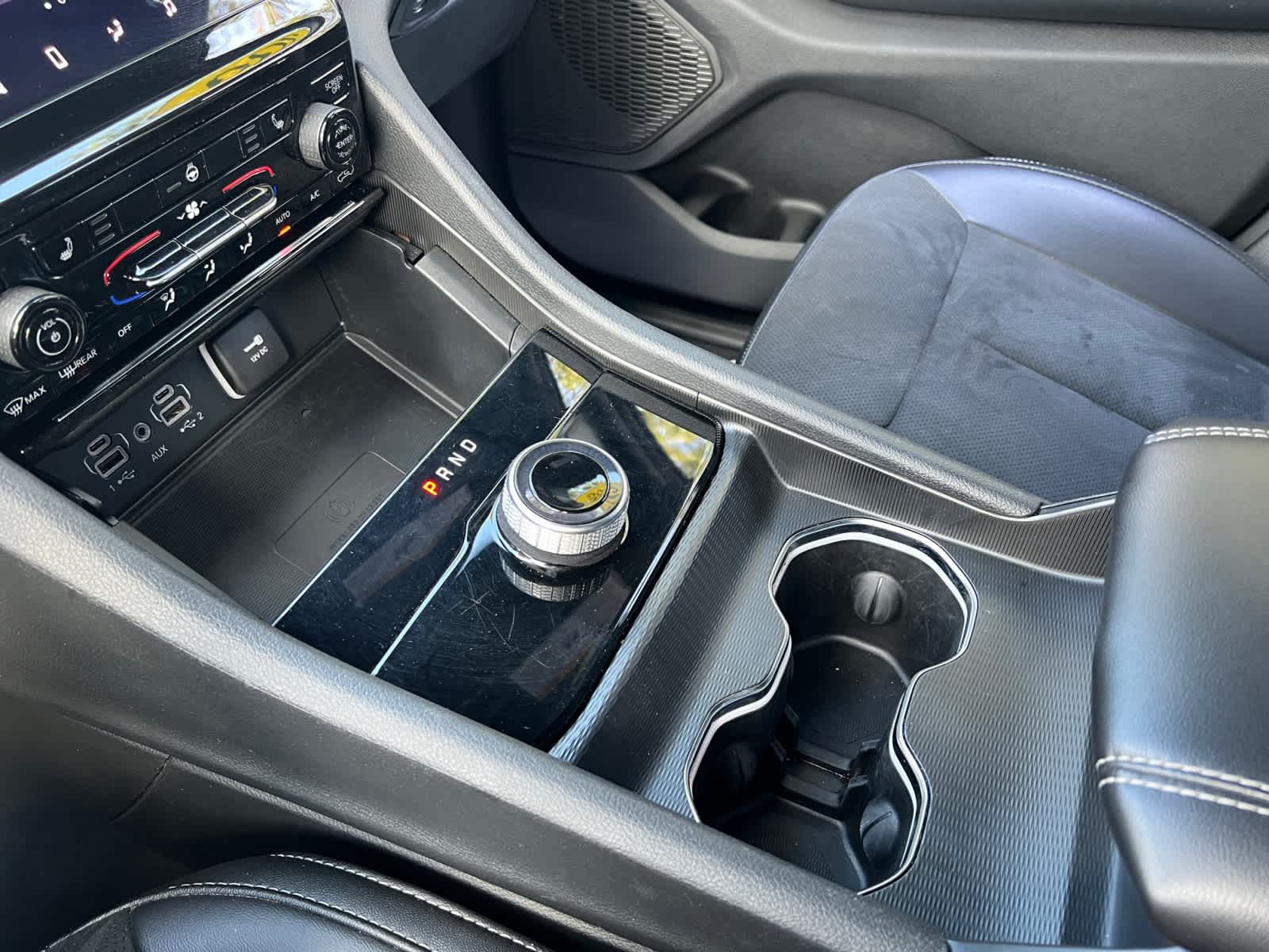 used 2024 Jeep Grand Cherokee L car, priced at $33,097