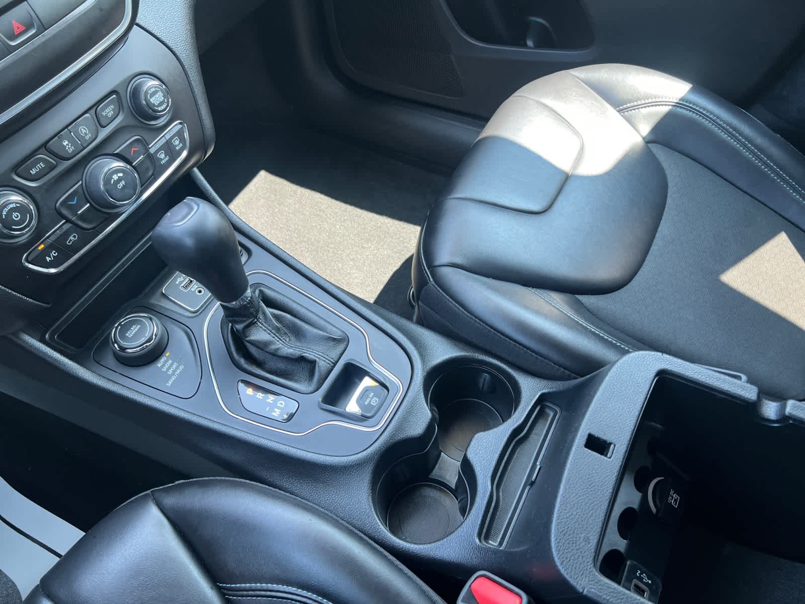 used 2020 Jeep Cherokee car, priced at $22,998