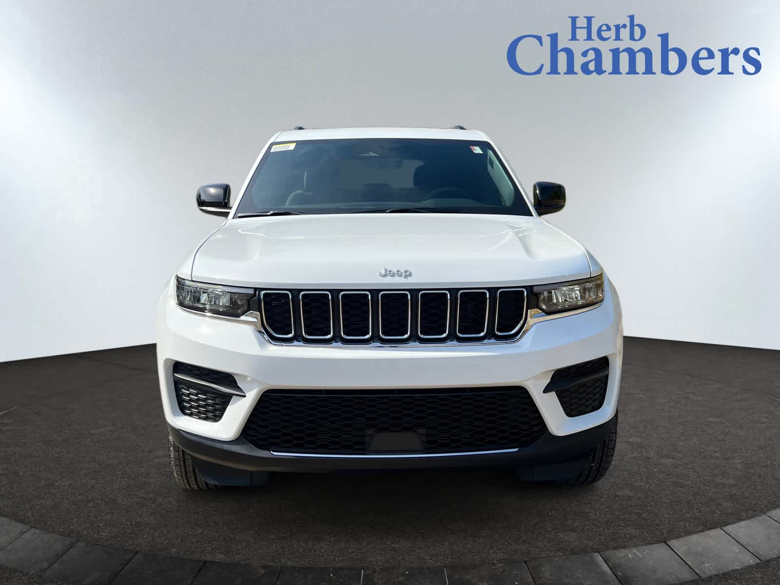new 2025 Jeep Grand Cherokee car, priced at $37,680
