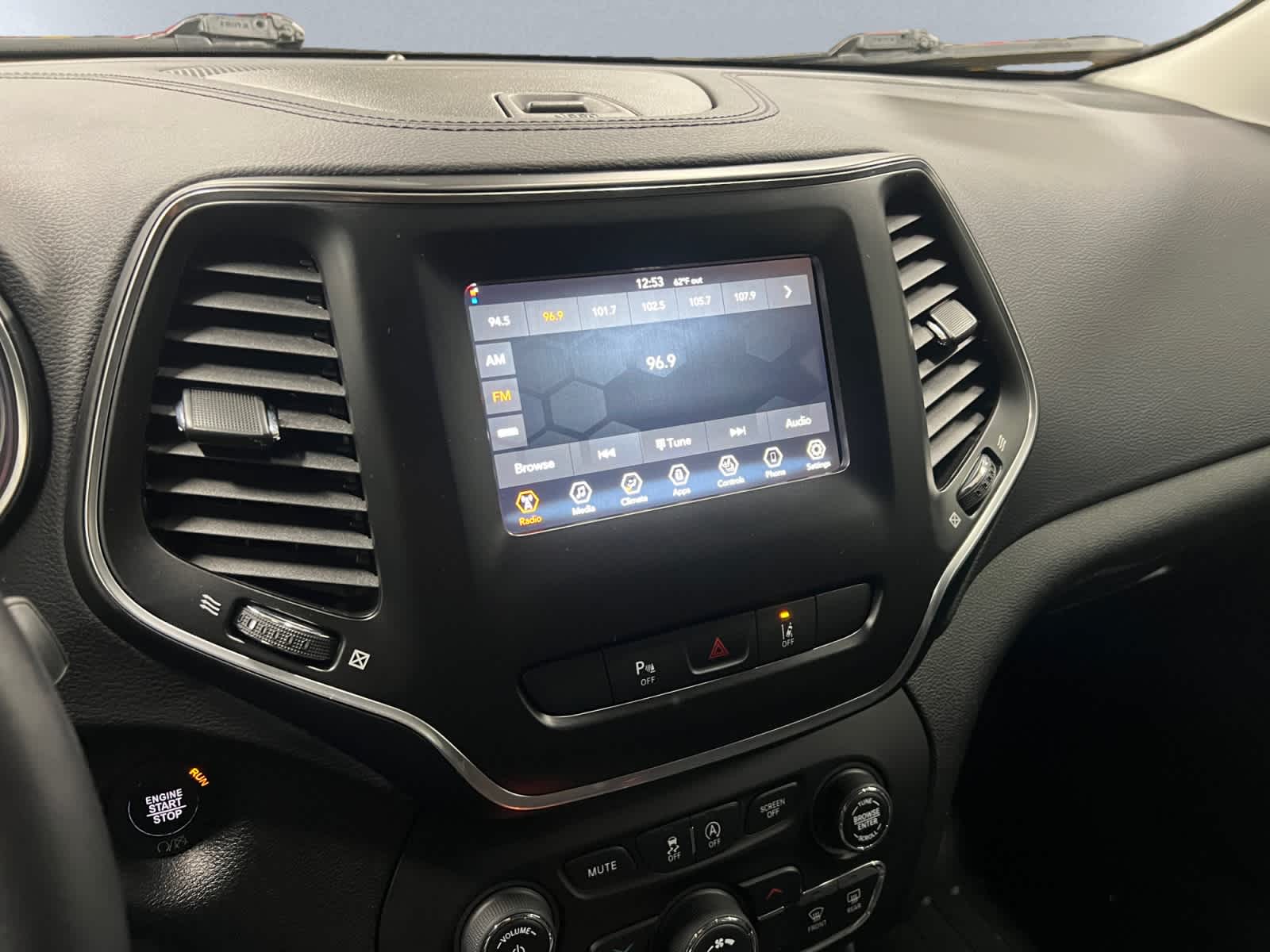 used 2021 Jeep Cherokee car, priced at $19,997