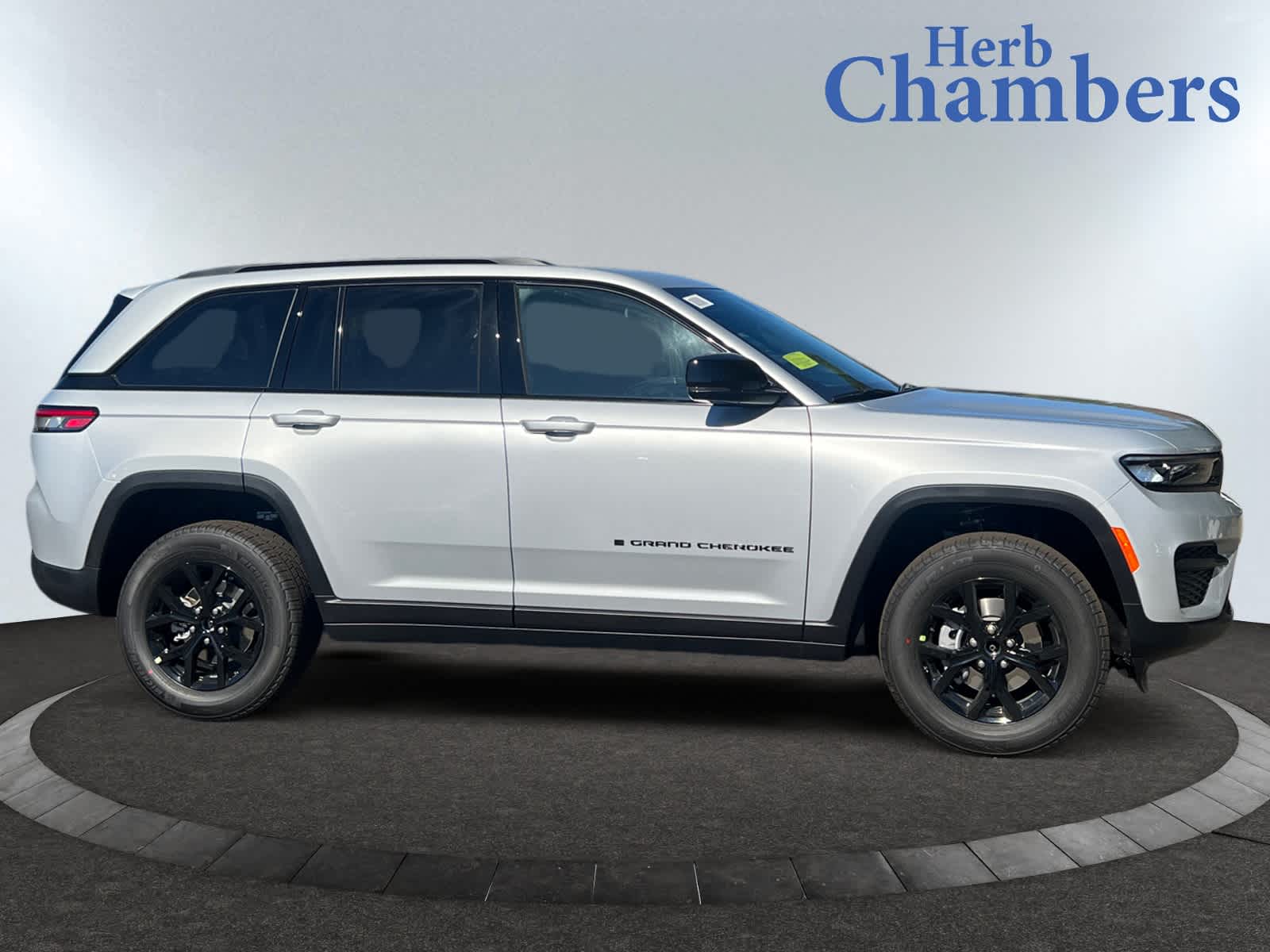 new 2025 Jeep Grand Cherokee car, priced at $42,630