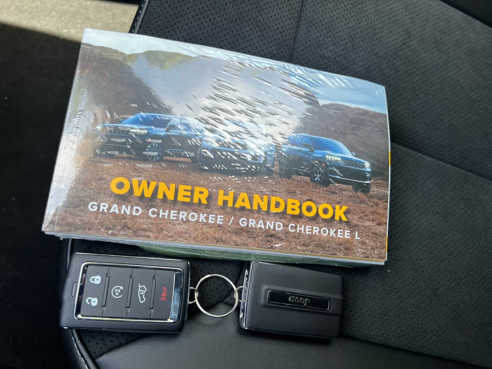 new 2025 Jeep Grand Cherokee car, priced at $42,630