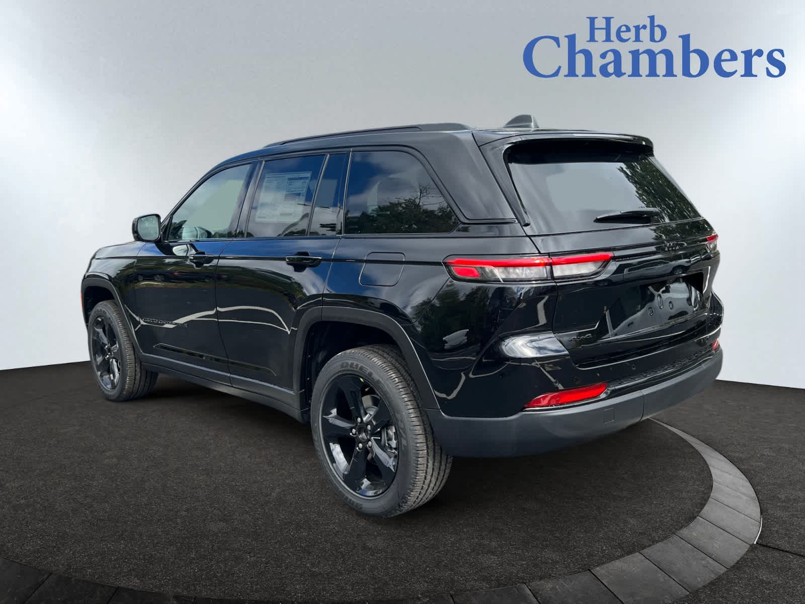 new 2025 Jeep Grand Cherokee car, priced at $44,275