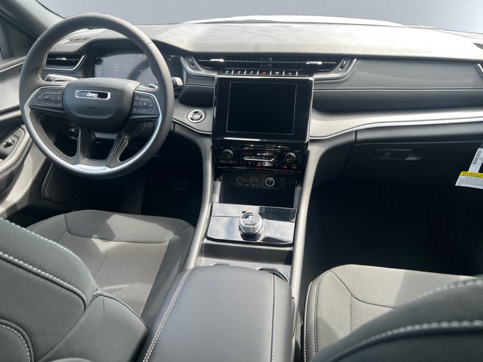 new 2025 Jeep Grand Cherokee car, priced at $42,280