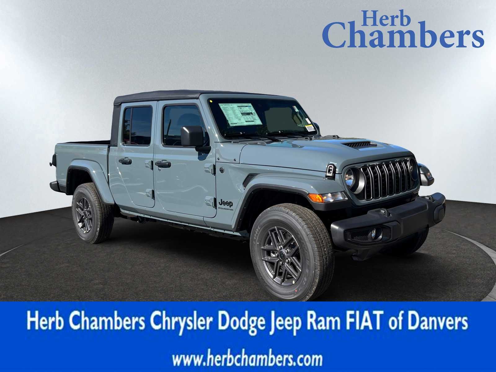 new 2025 Jeep Gladiator car, priced at $45,900