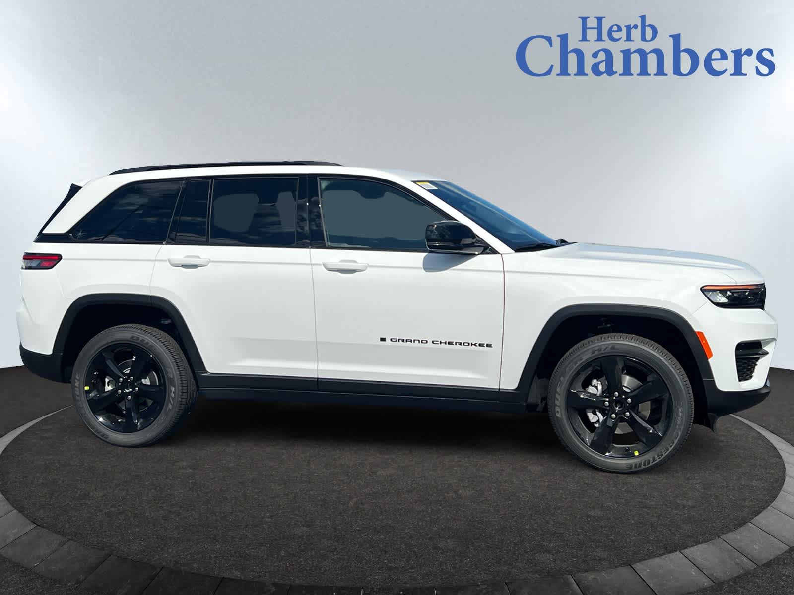 new 2025 Jeep Grand Cherokee car, priced at $44,675
