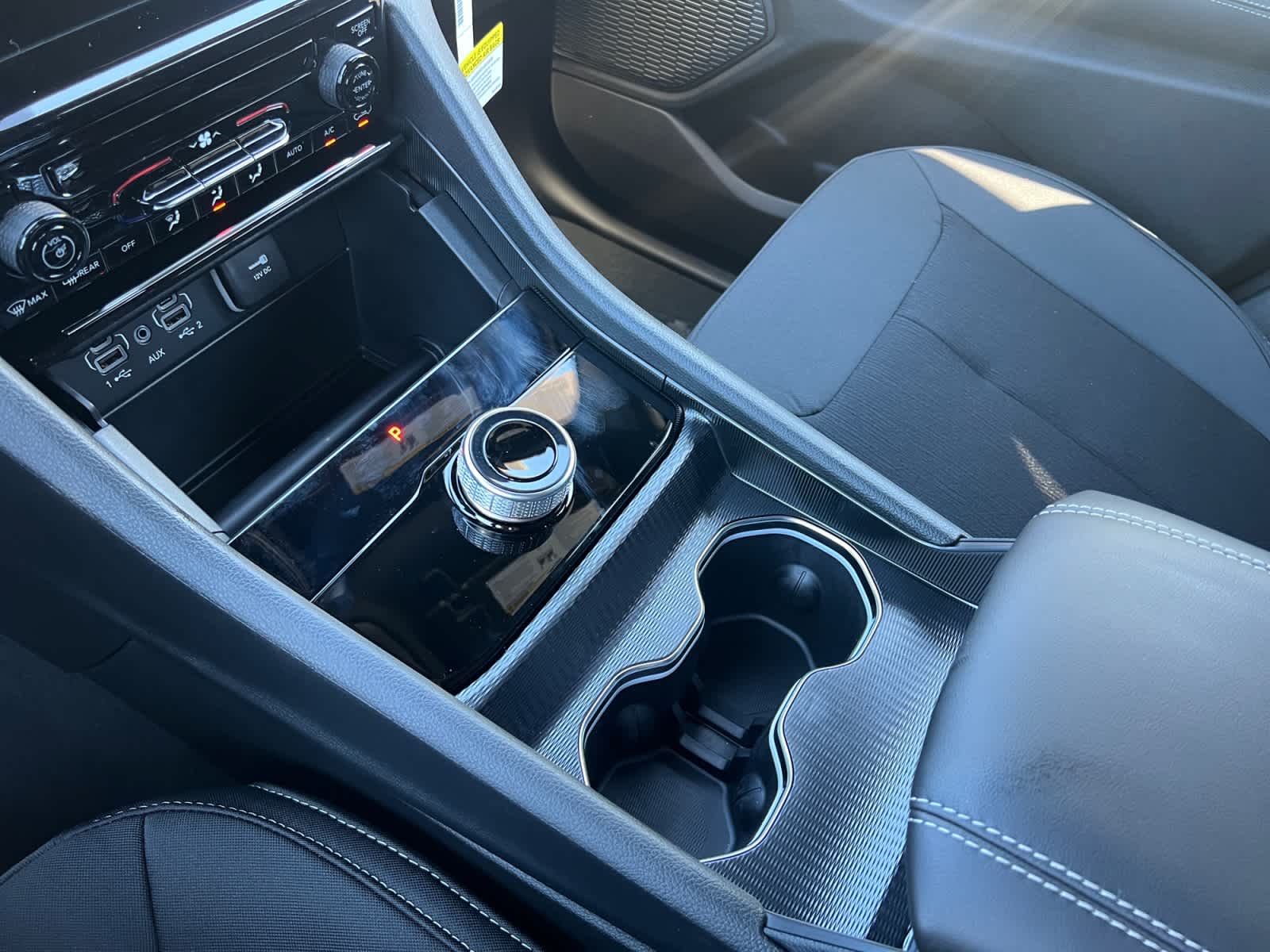 new 2025 Jeep Grand Cherokee car, priced at $38,275