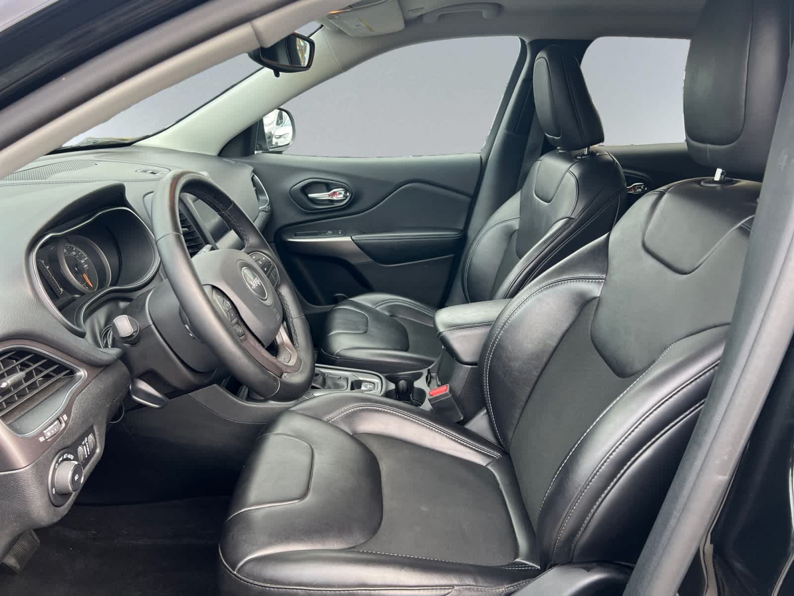 used 2021 Jeep Cherokee car, priced at $20,497