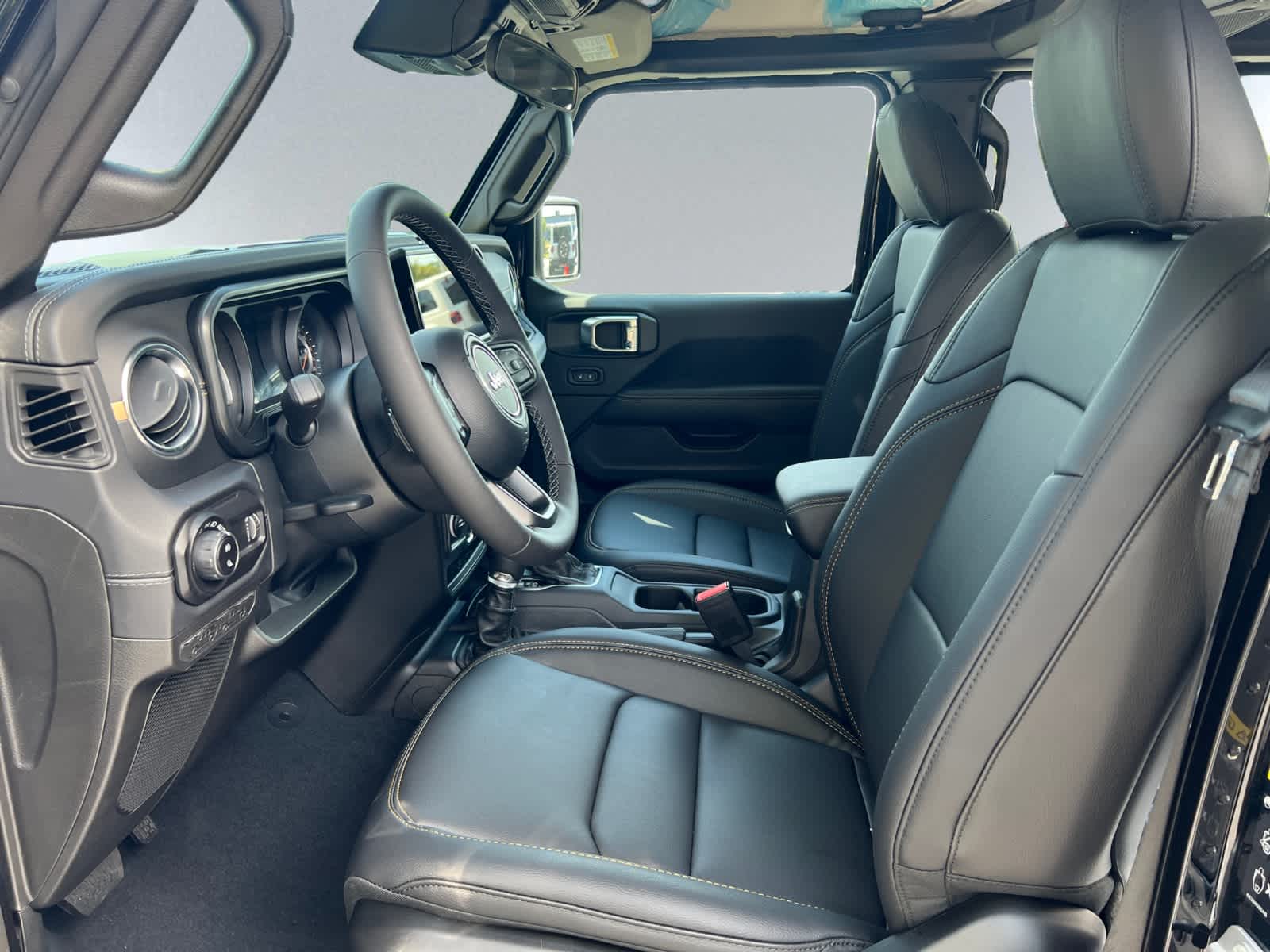 new 2025 Jeep Gladiator car, priced at $55,925