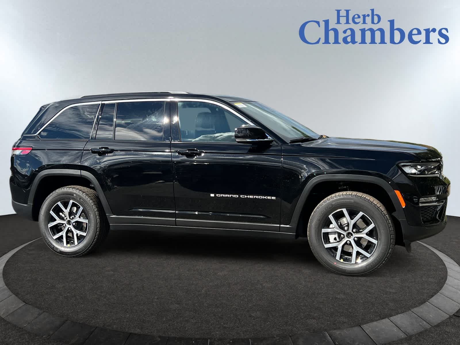 new 2025 Jeep Grand Cherokee car, priced at $46,905