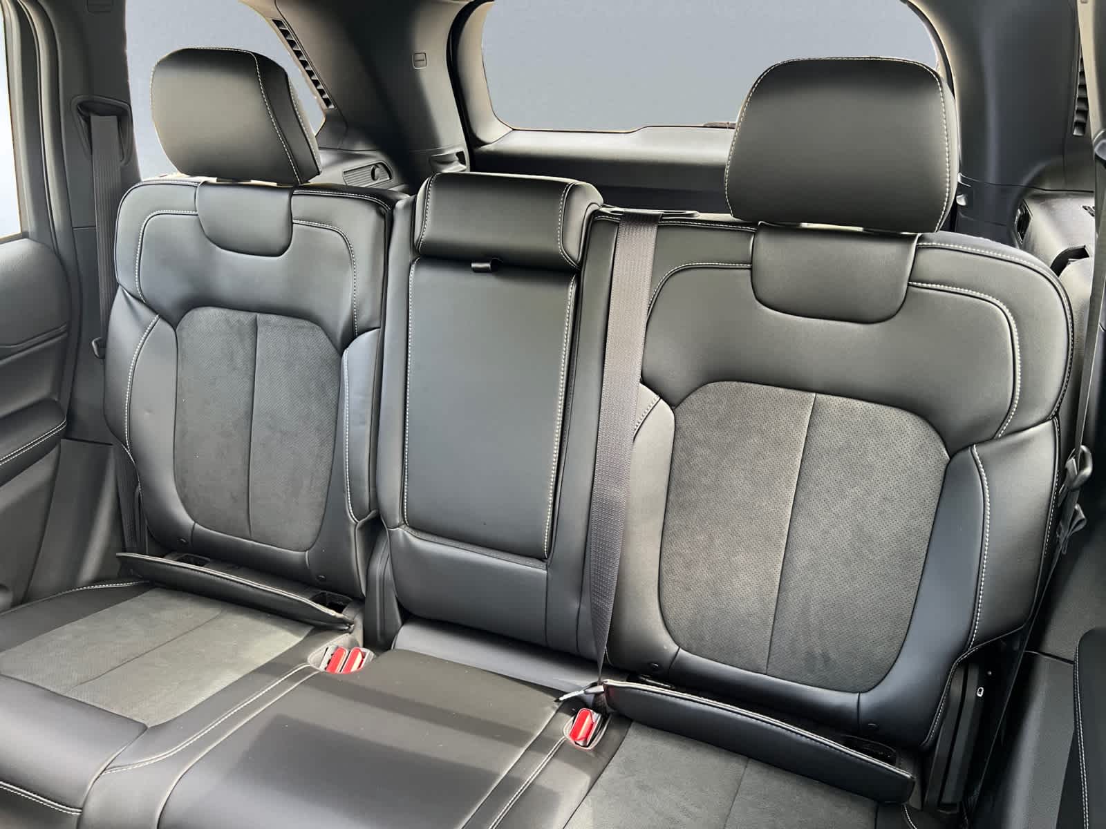 new 2025 Jeep Grand Cherokee car, priced at $44,675