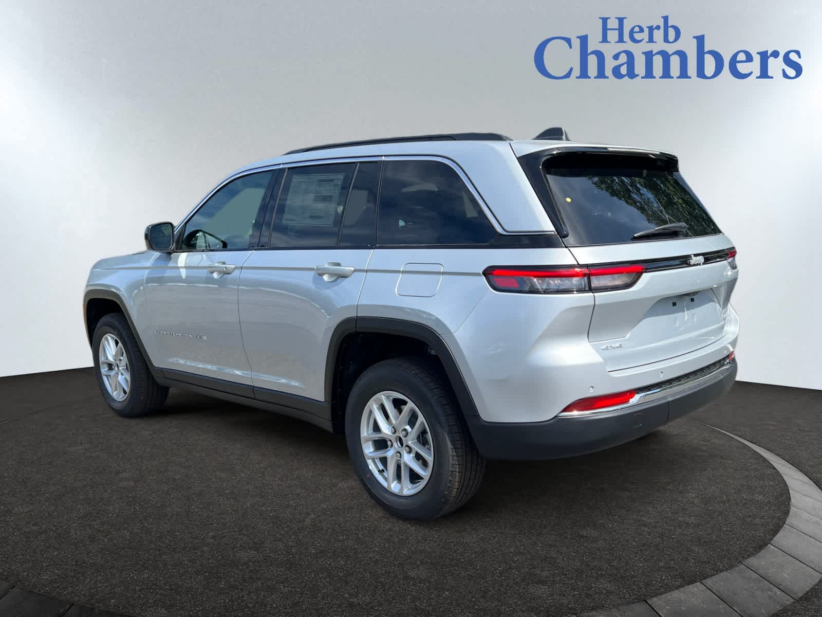 new 2025 Jeep Grand Cherokee car, priced at $41,370