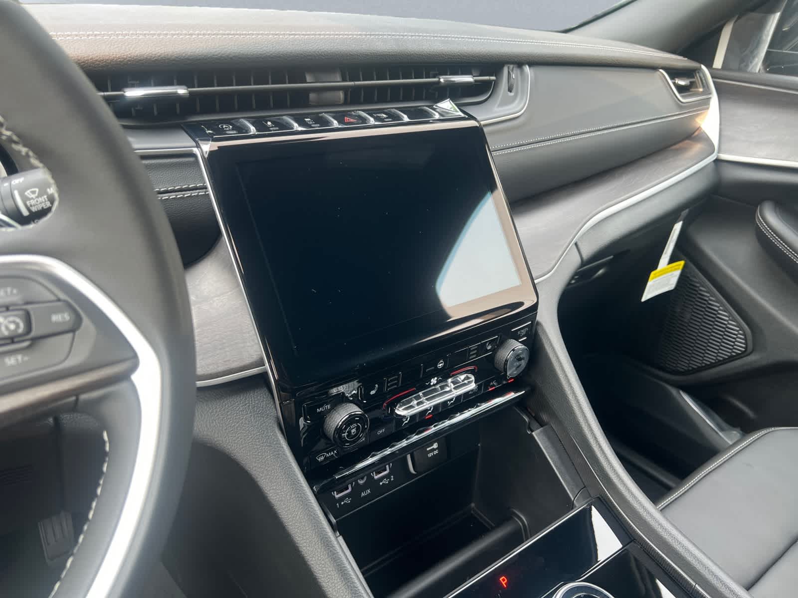 new 2025 Jeep Grand Cherokee car, priced at $46,905