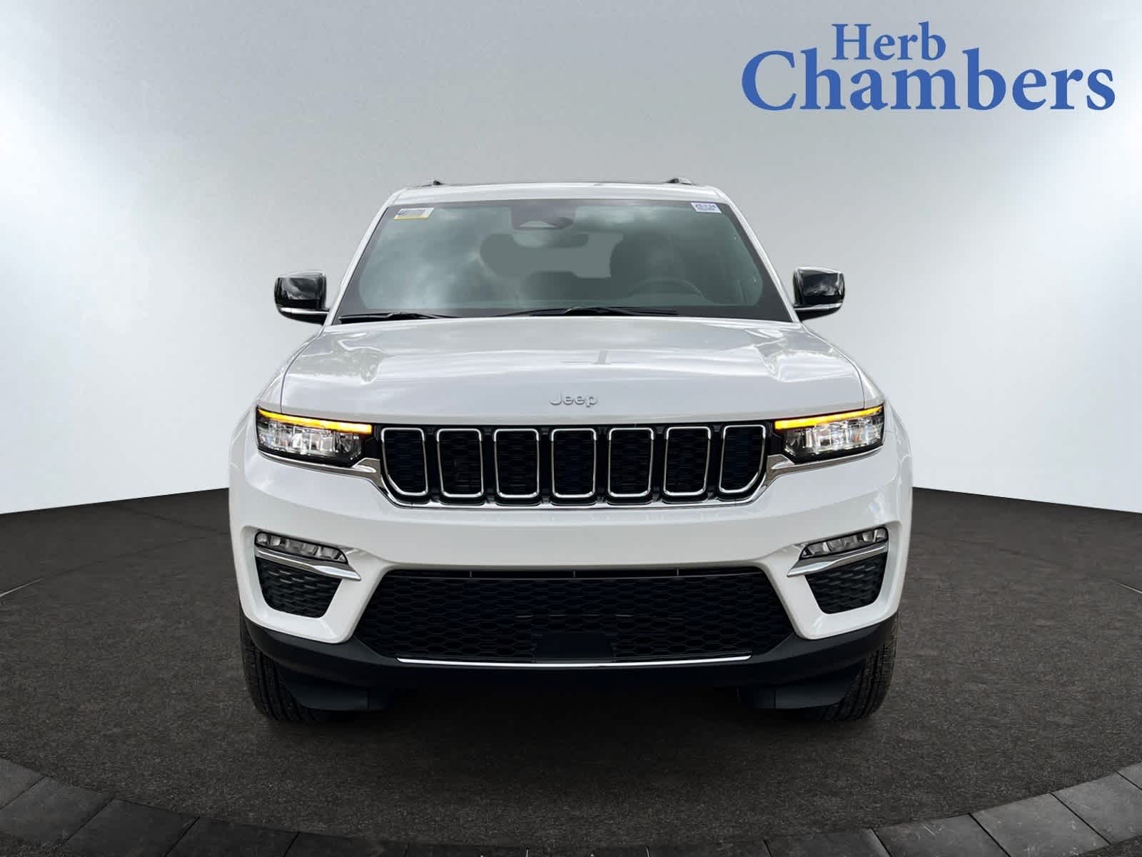 new 2025 Jeep Grand Cherokee car, priced at $47,415