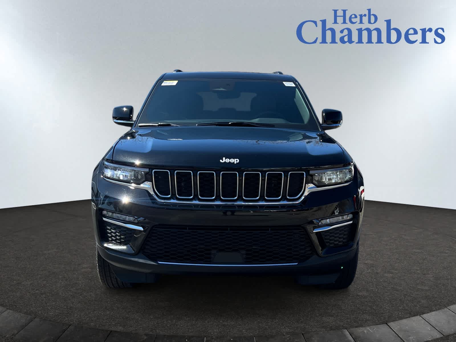 new 2025 Jeep Grand Cherokee car, priced at $47,010