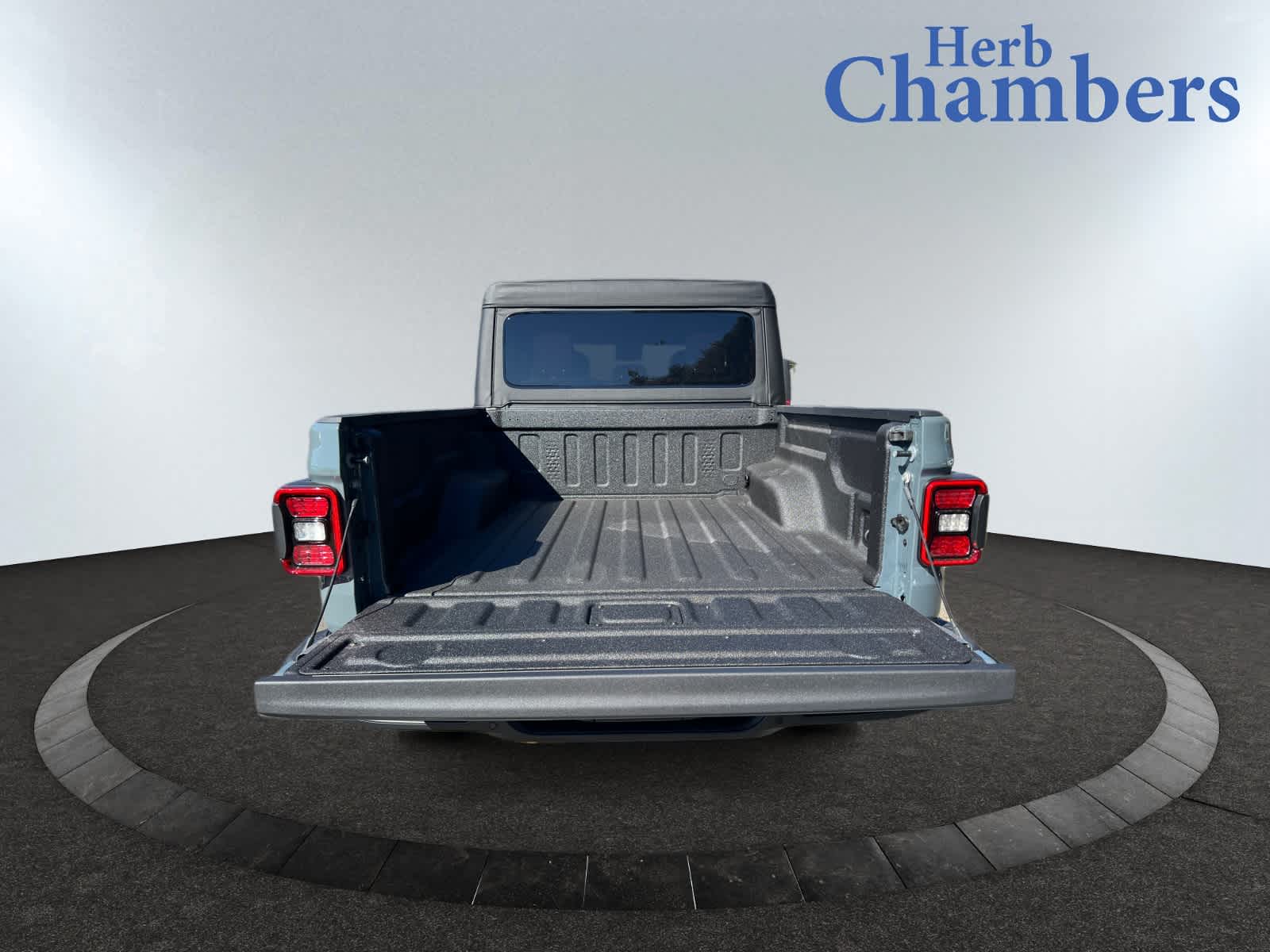 new 2025 Jeep Gladiator car, priced at $45,900