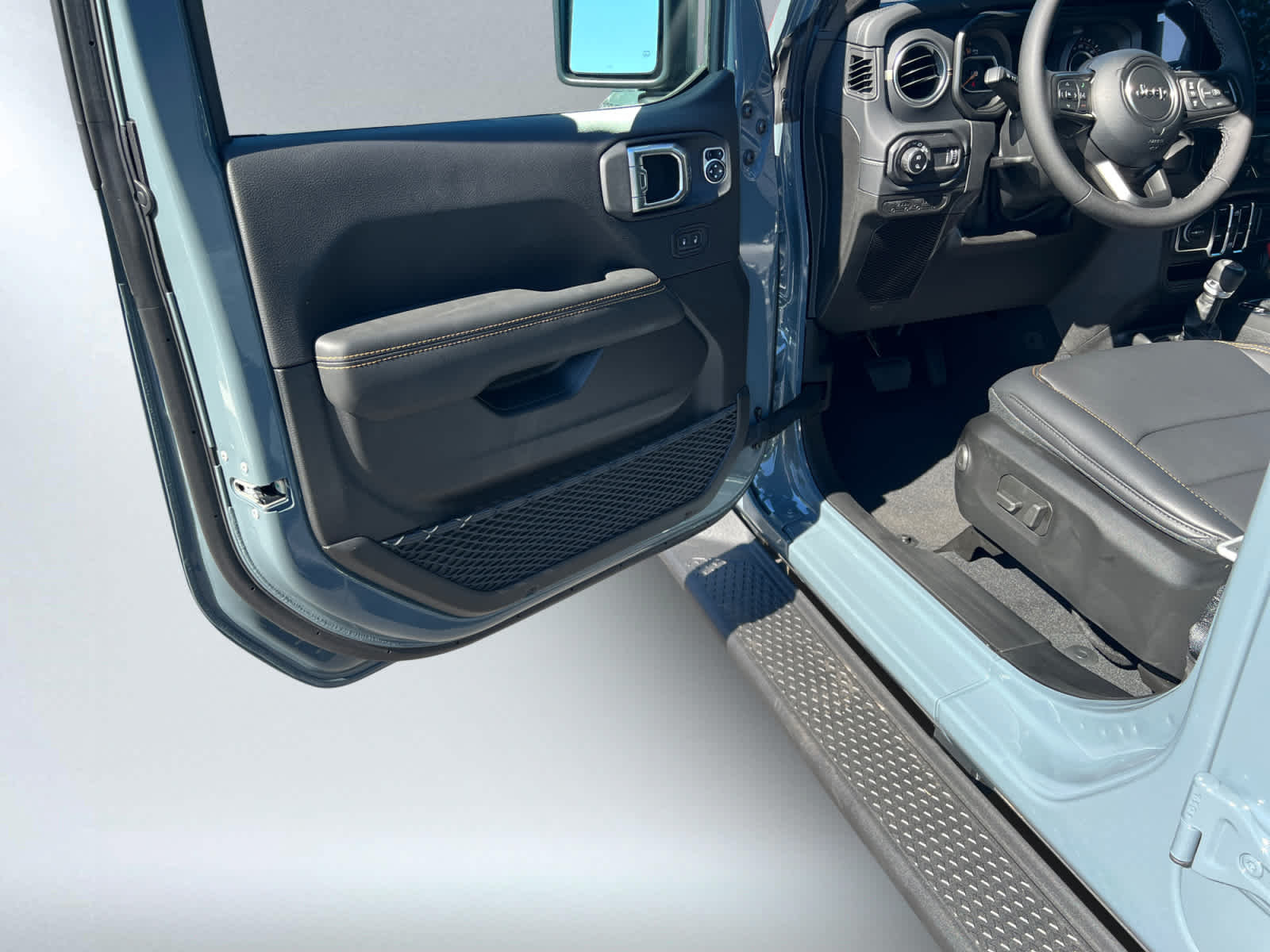 new 2025 Jeep Gladiator car, priced at $46,750