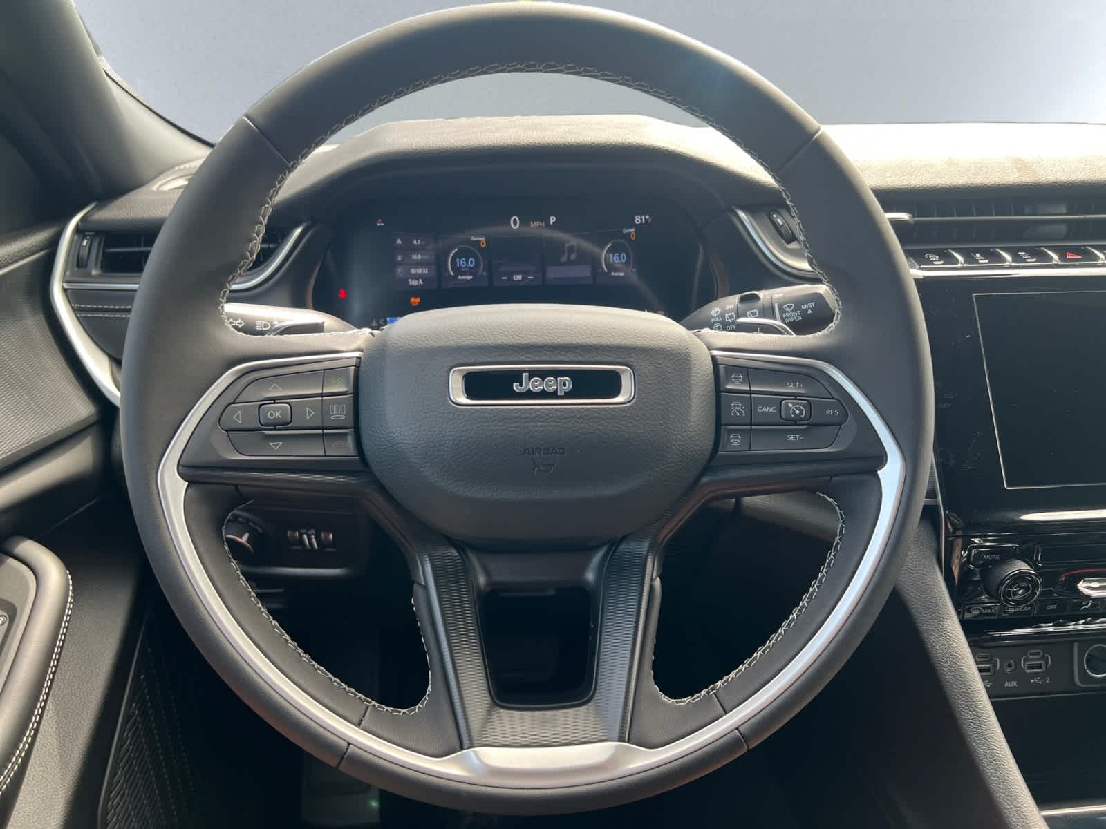 new 2025 Jeep Grand Cherokee car, priced at $42,280