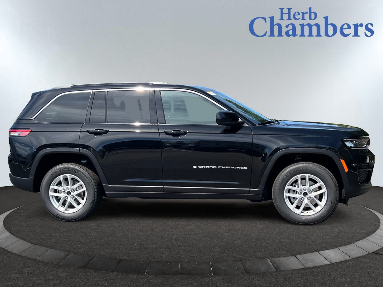 new 2025 Jeep Grand Cherokee car, priced at $41,370