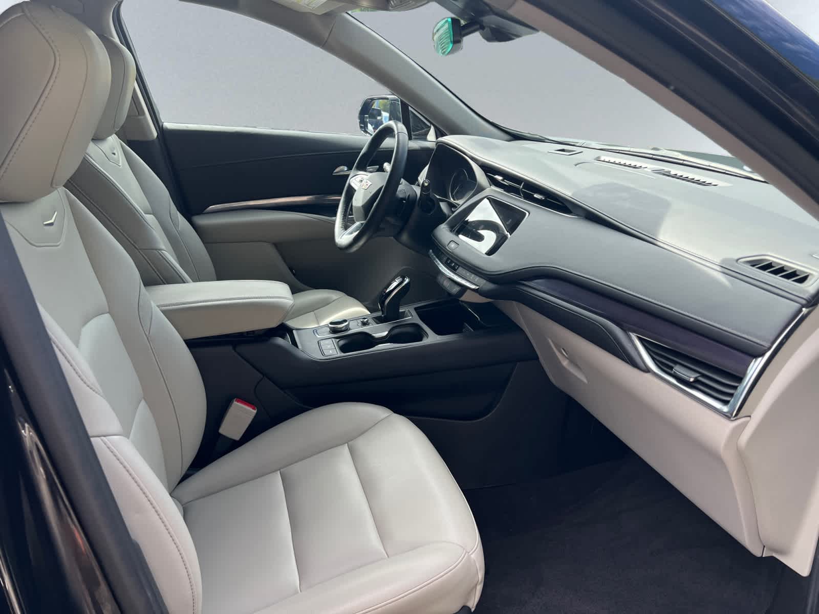 used 2022 Cadillac XT4 car, priced at $28,998