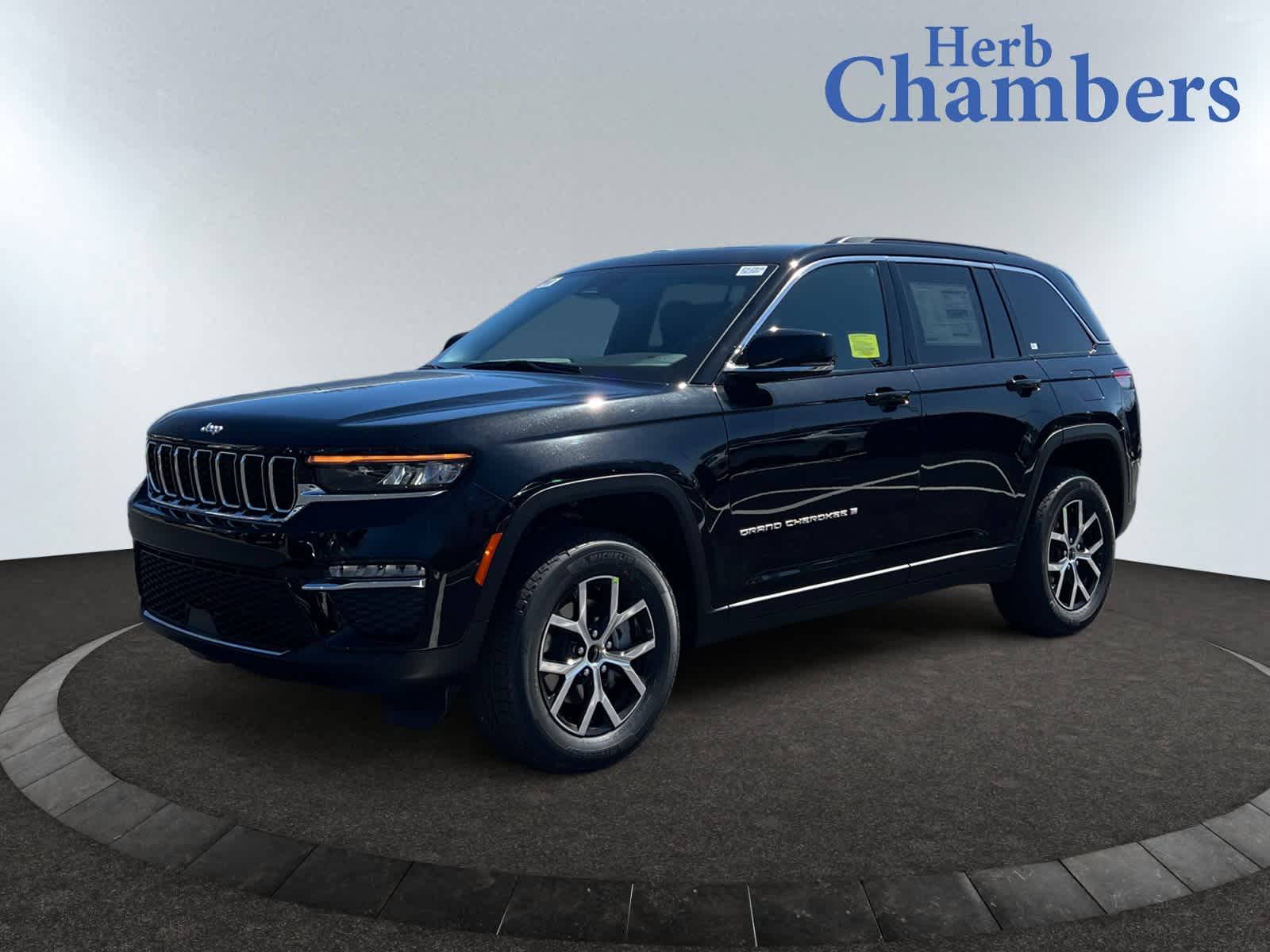 new 2025 Jeep Grand Cherokee car, priced at $47,010