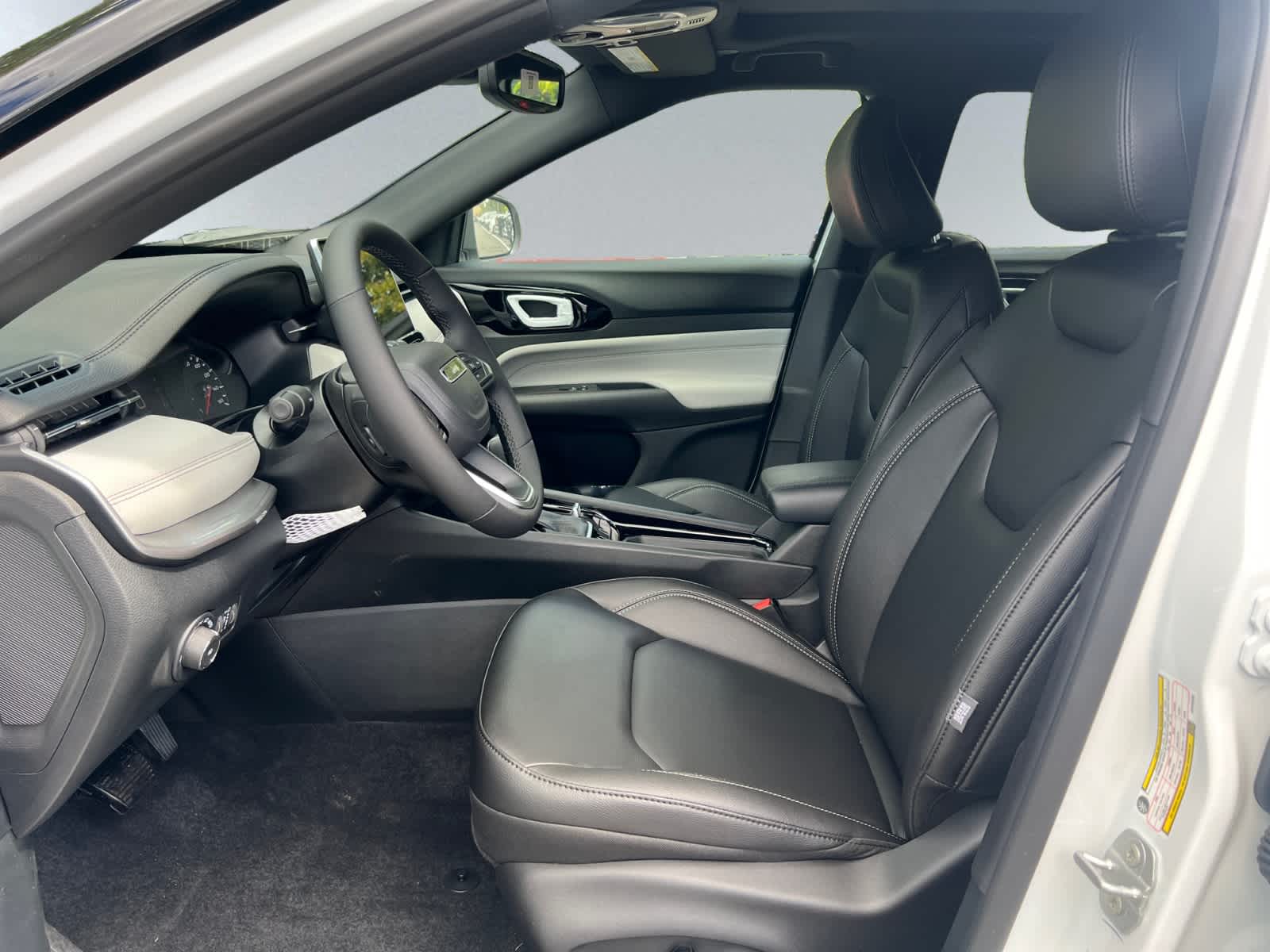 new 2025 Jeep Compass car, priced at $36,665