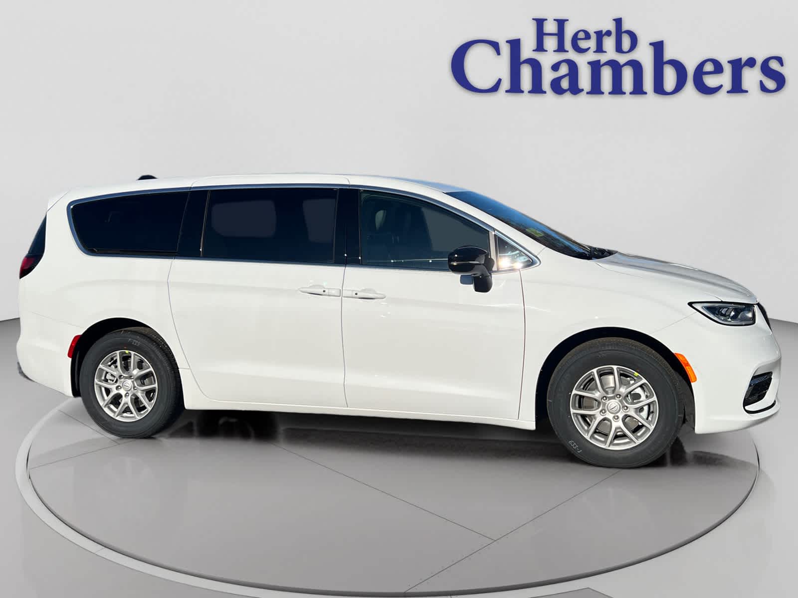 new 2026 Chrysler Pacifica car, priced at $46,335