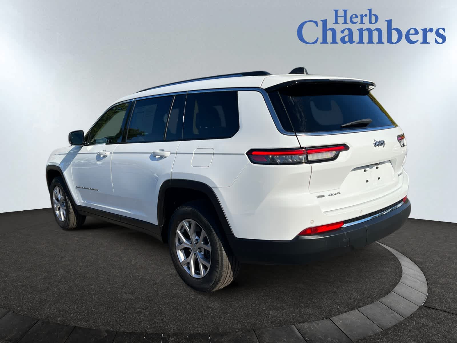 used 2021 Jeep Grand Cherokee L car, priced at $30,197