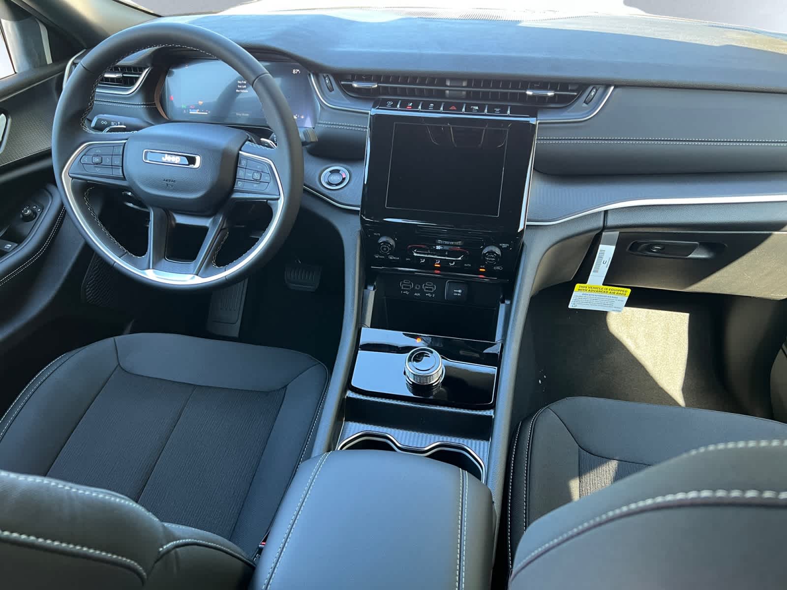 new 2025 Jeep Grand Cherokee car, priced at $37,680