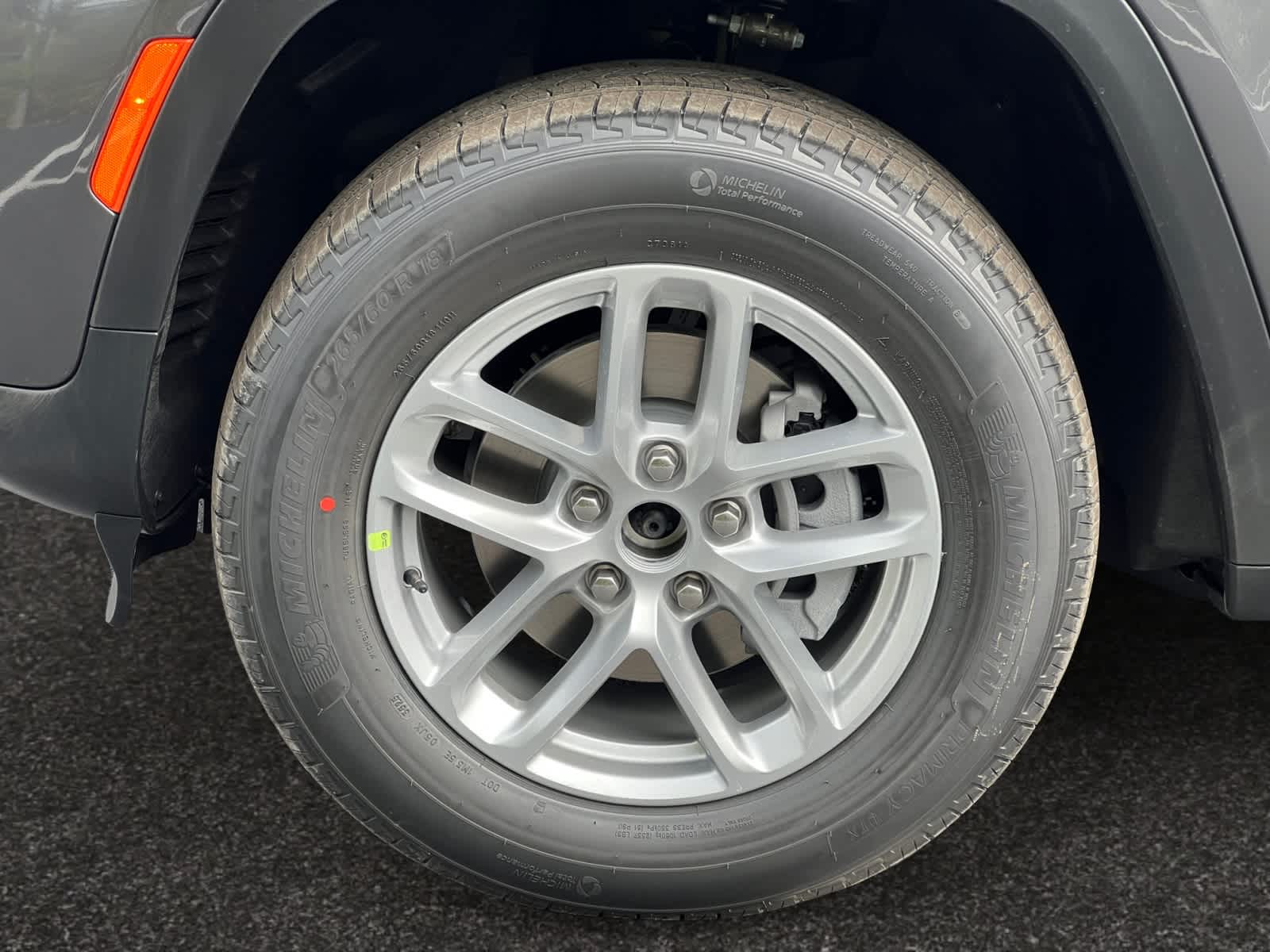 new 2025 Jeep Grand Cherokee car, priced at $38,275