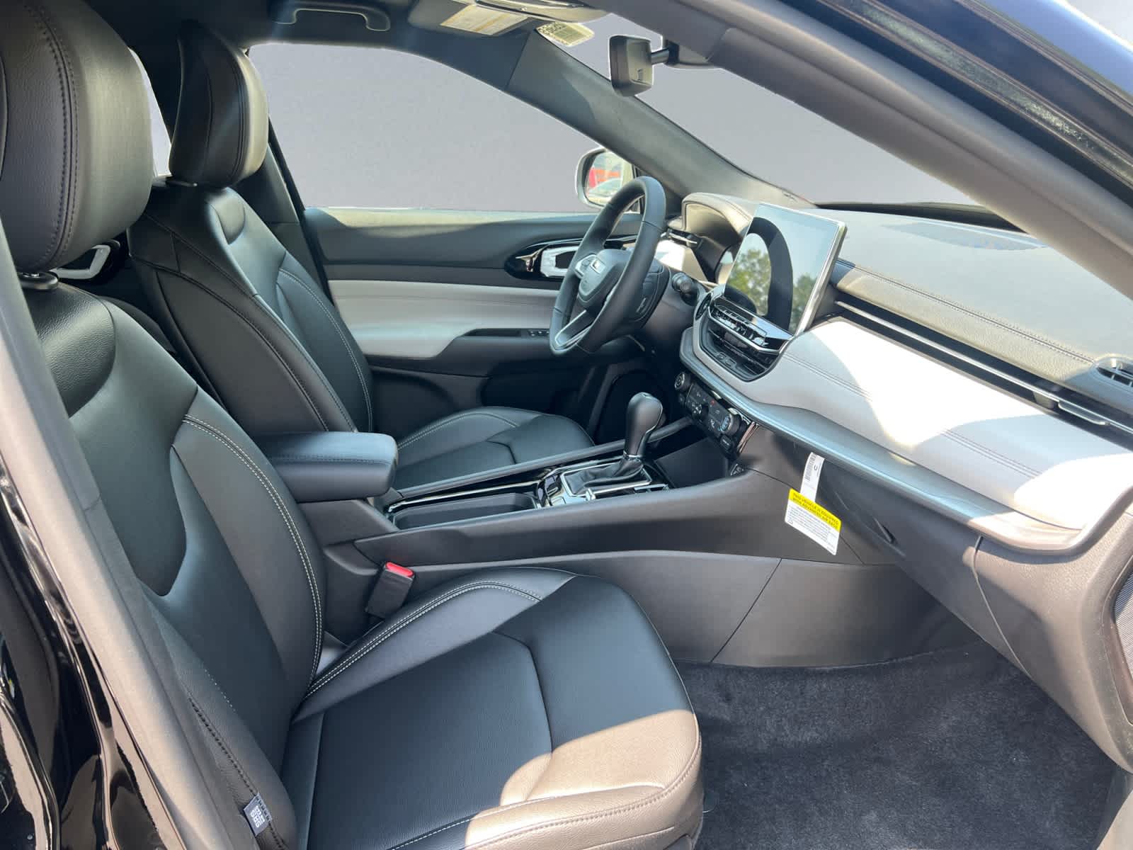 new 2025 Jeep Compass car, priced at $33,985