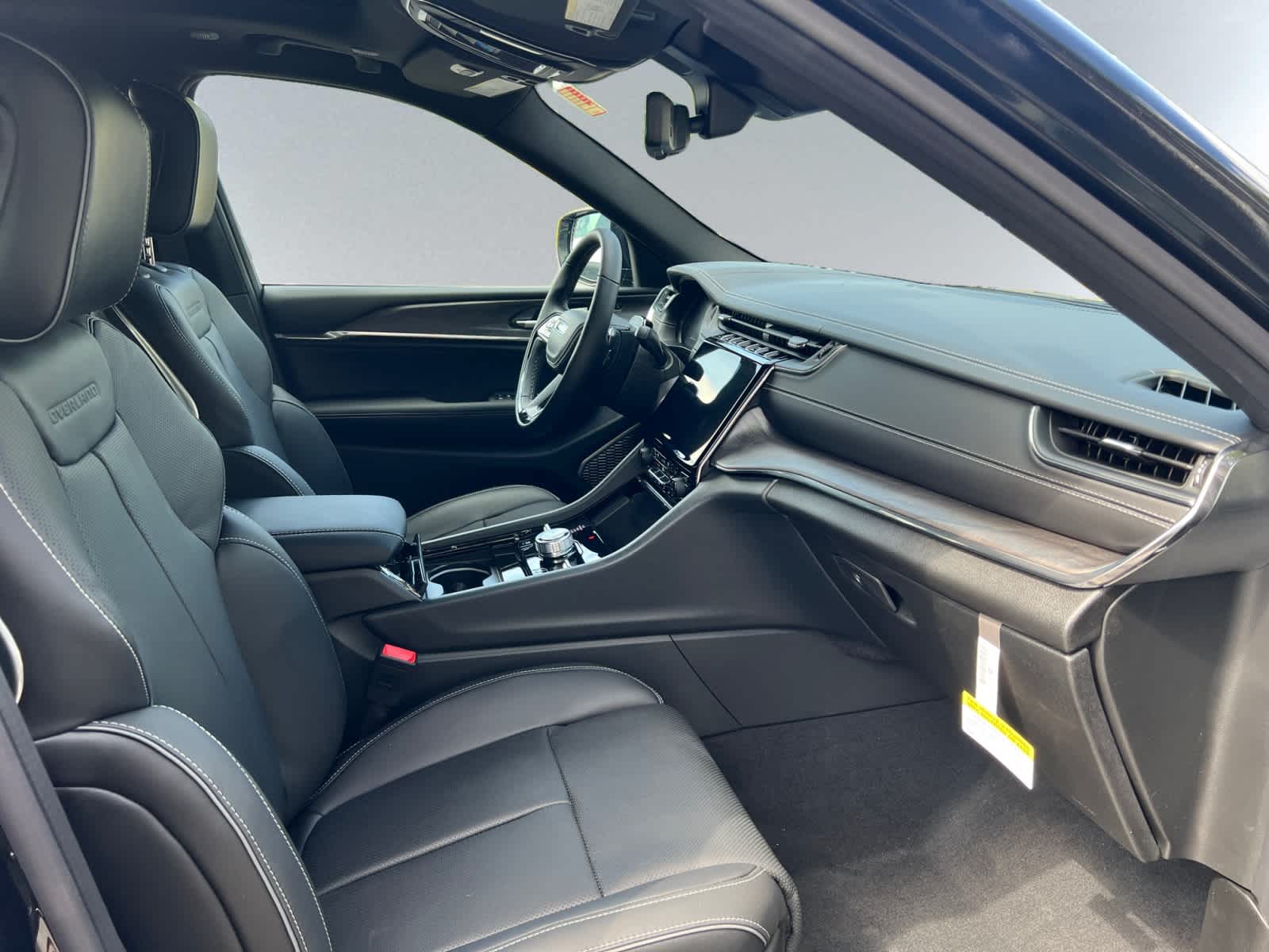 new 2025 Jeep Grand Cherokee car, priced at $65,125