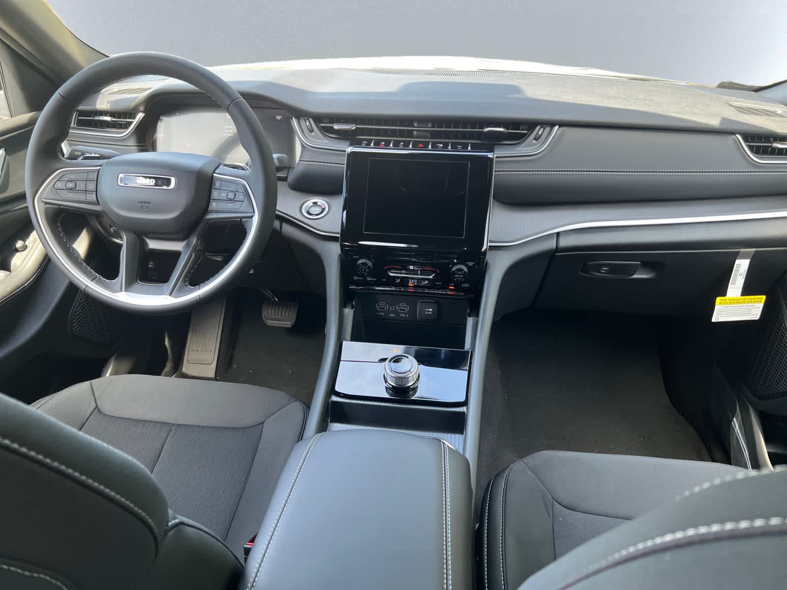 new 2025 Jeep Grand Cherokee car, priced at $41,370