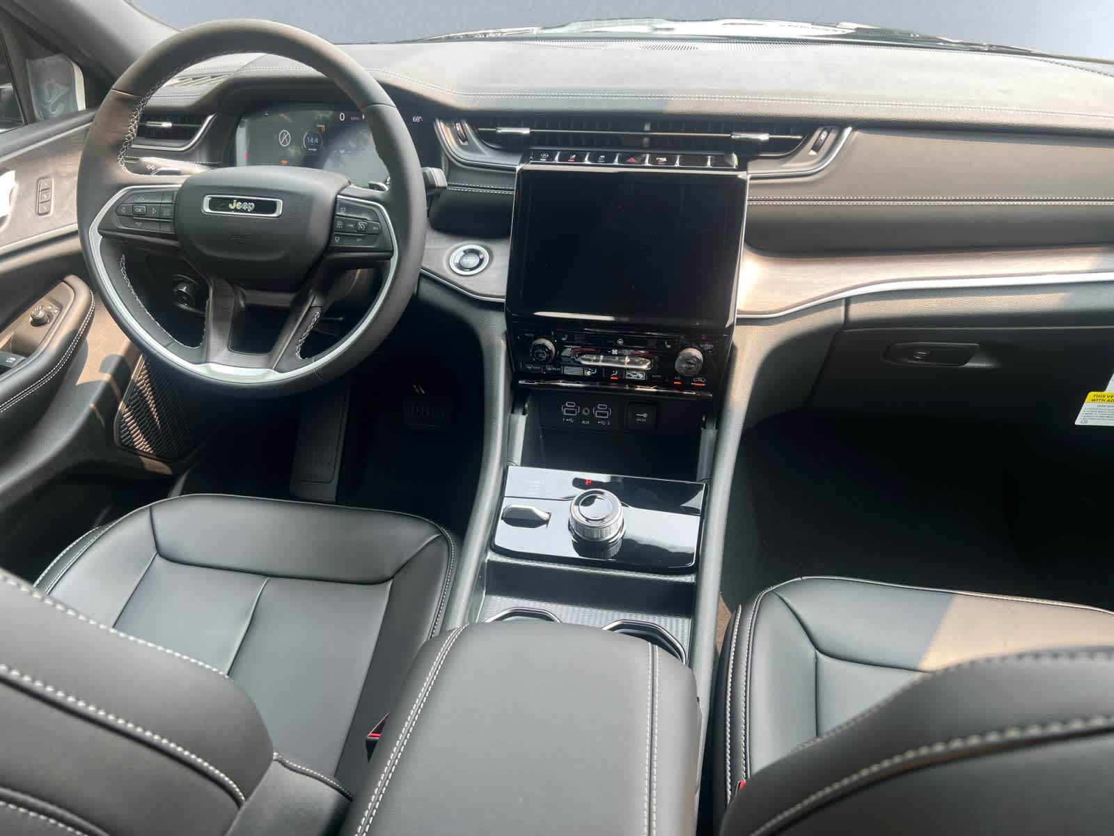 new 2025 Jeep Grand Cherokee car, priced at $46,905